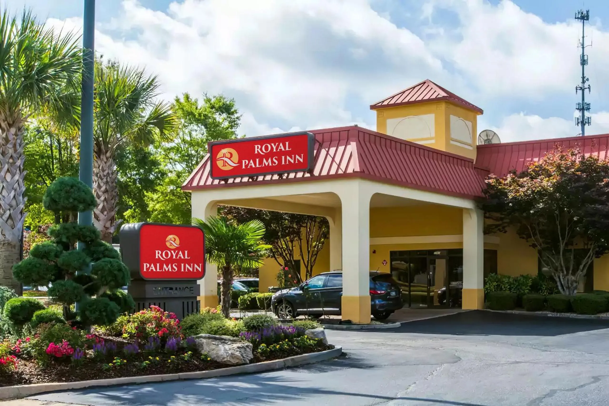 Property building in Royal Palms Inn