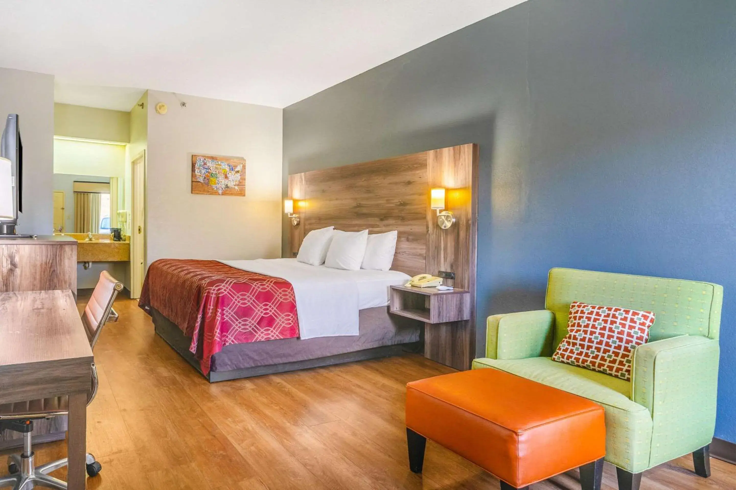 King Room - Non-Smoking in Royal Palms Inn King Room - Non-Smoking in Royal Palms Inn