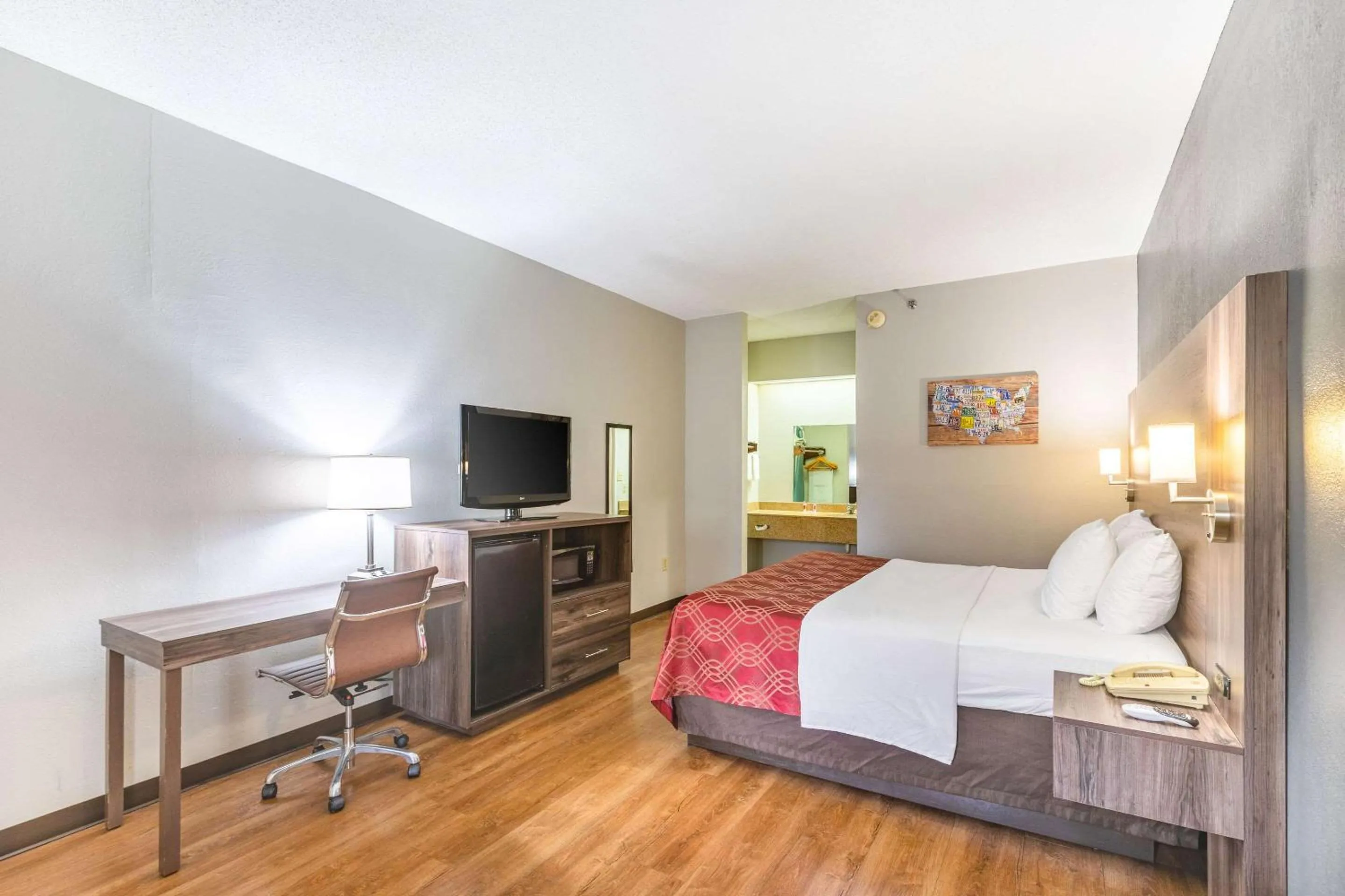 Photo of the whole room, Bed in Royal Palms Inn