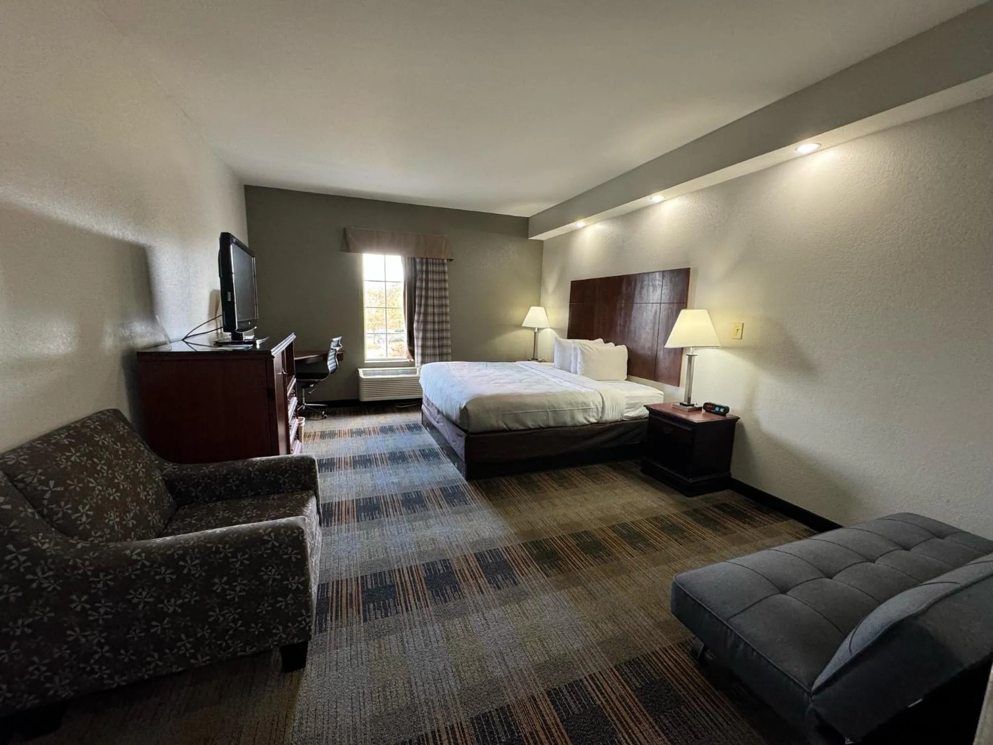 Photo of the whole room, Bed in Quality Inn Newnan - Atlanta South