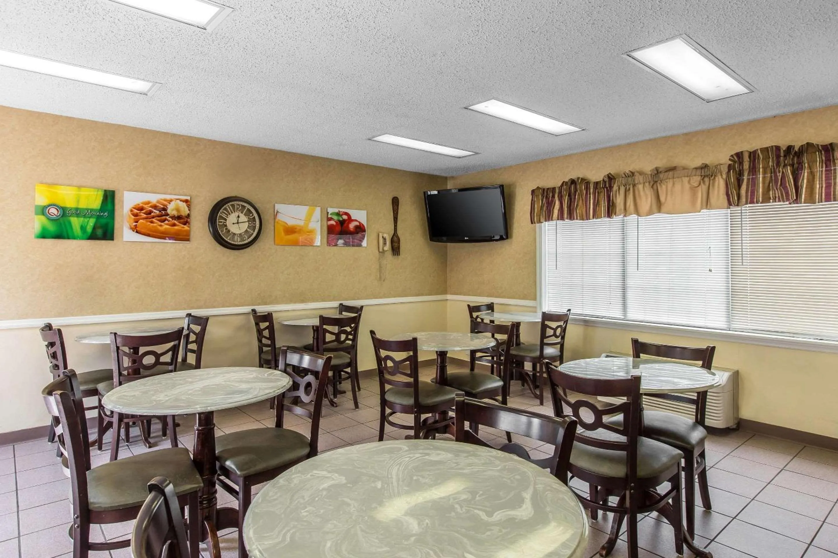 Restaurant/Places to Eat in Quality Inn Jesup