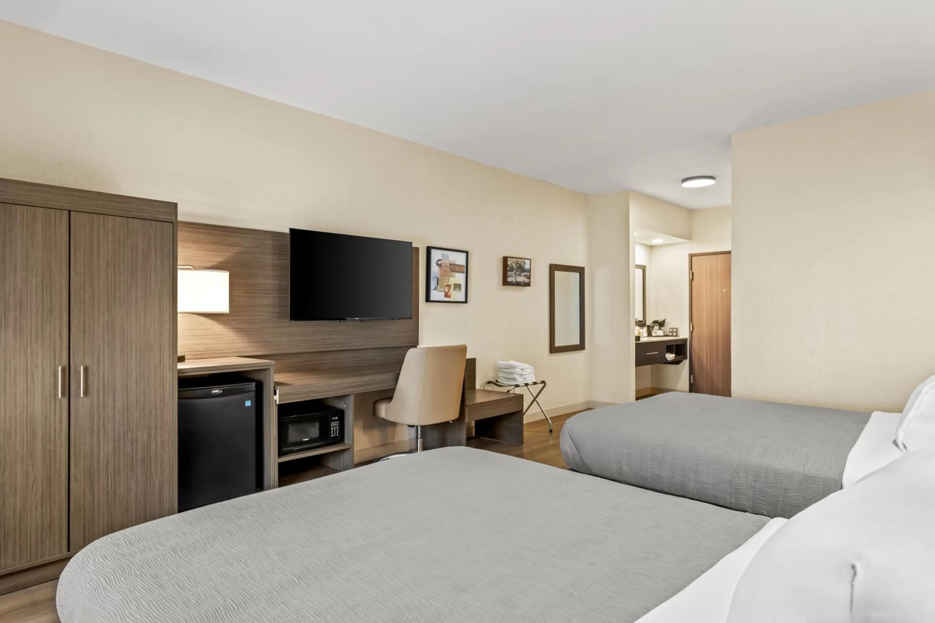 Bed in Quality Inn Pooler - Savannah I-95