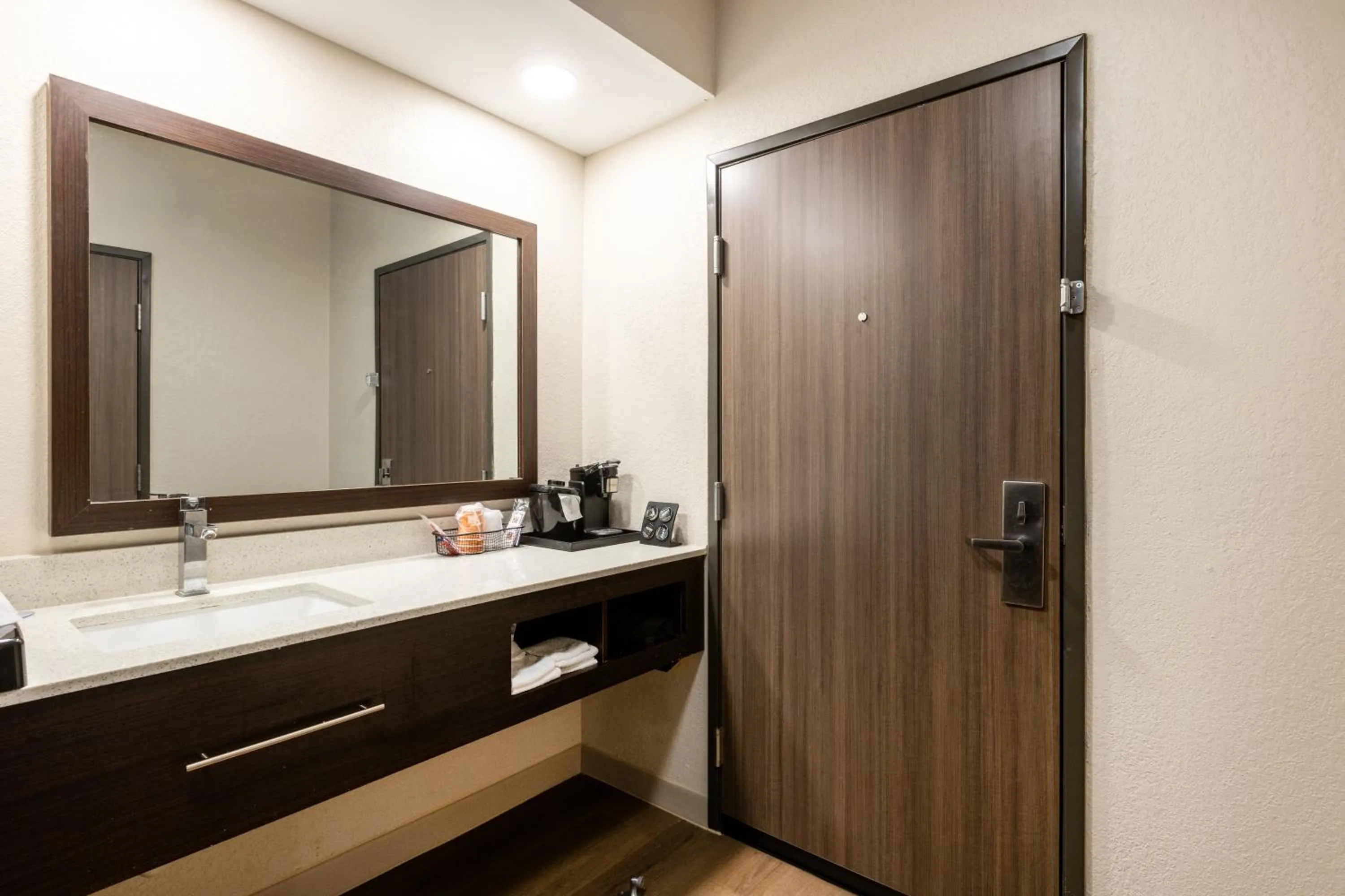 Bathroom in Quality Inn Pooler - Savannah I-95