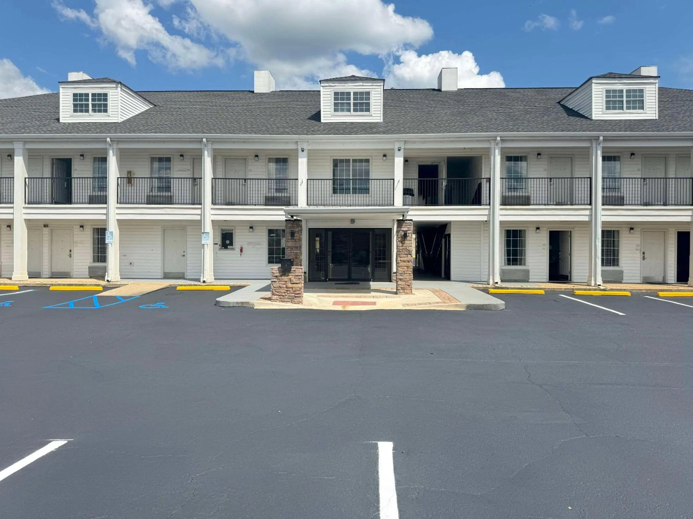 Property building in Quality Inn Lagrange East I-85