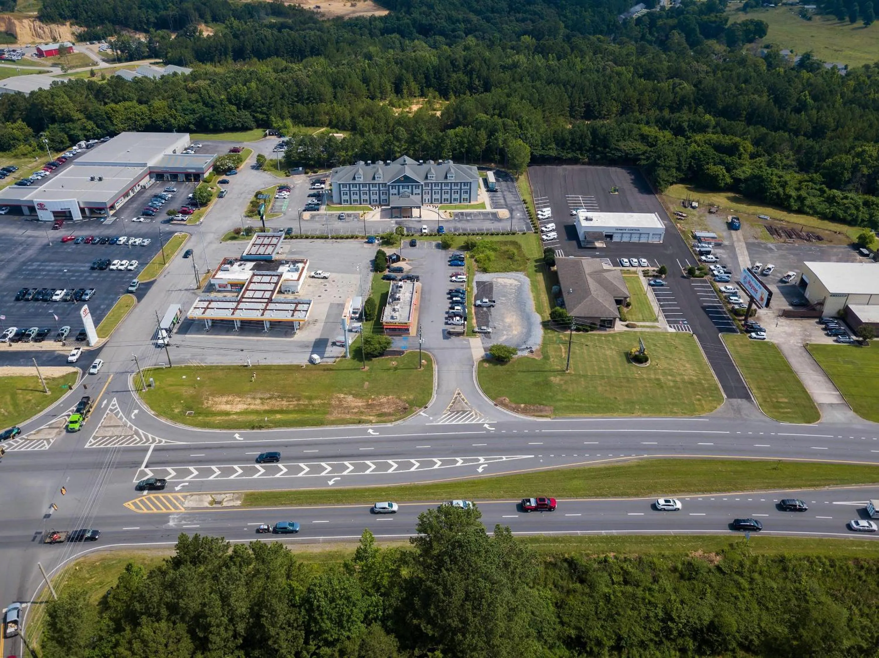 Property building in Quality Inn Rome South