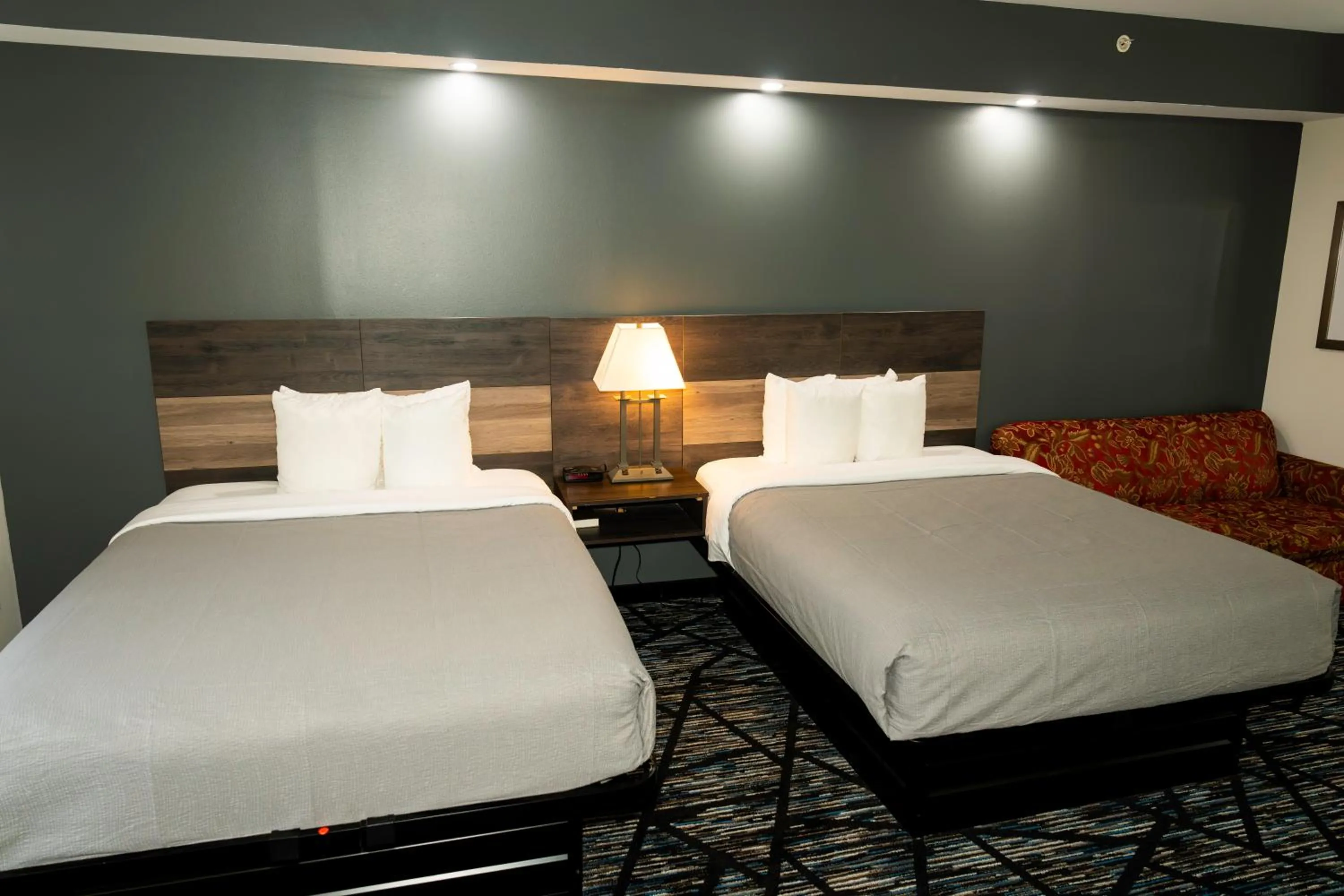 Bed in Quality Inn Rome South