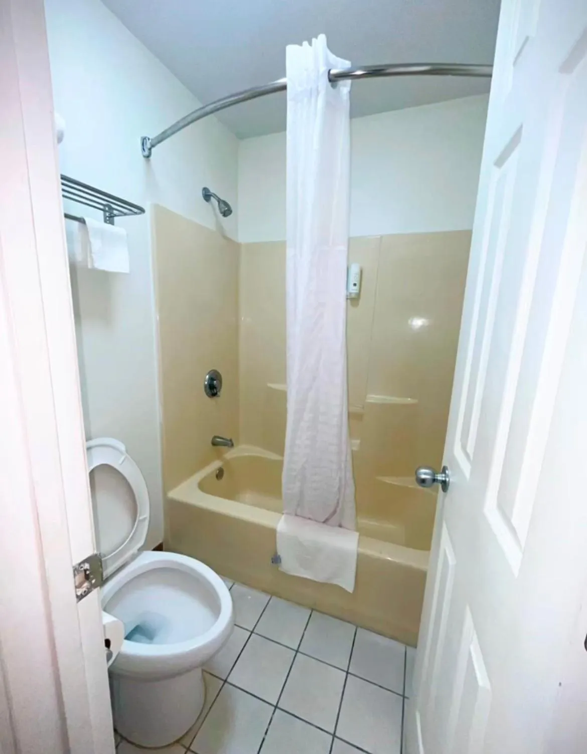 Bathroom in Quality Inn