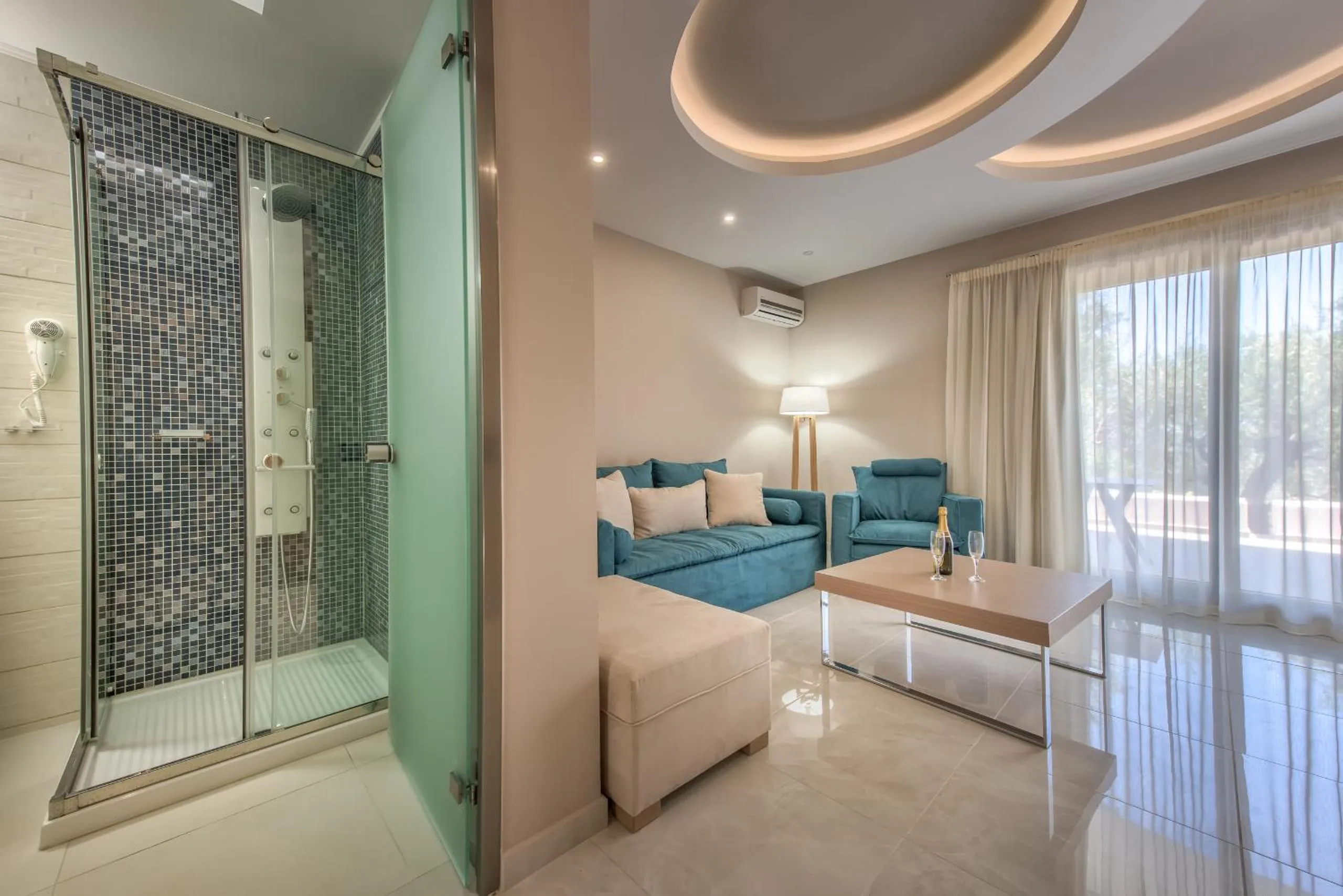 Shower in Koukounaria Hotel & Suites