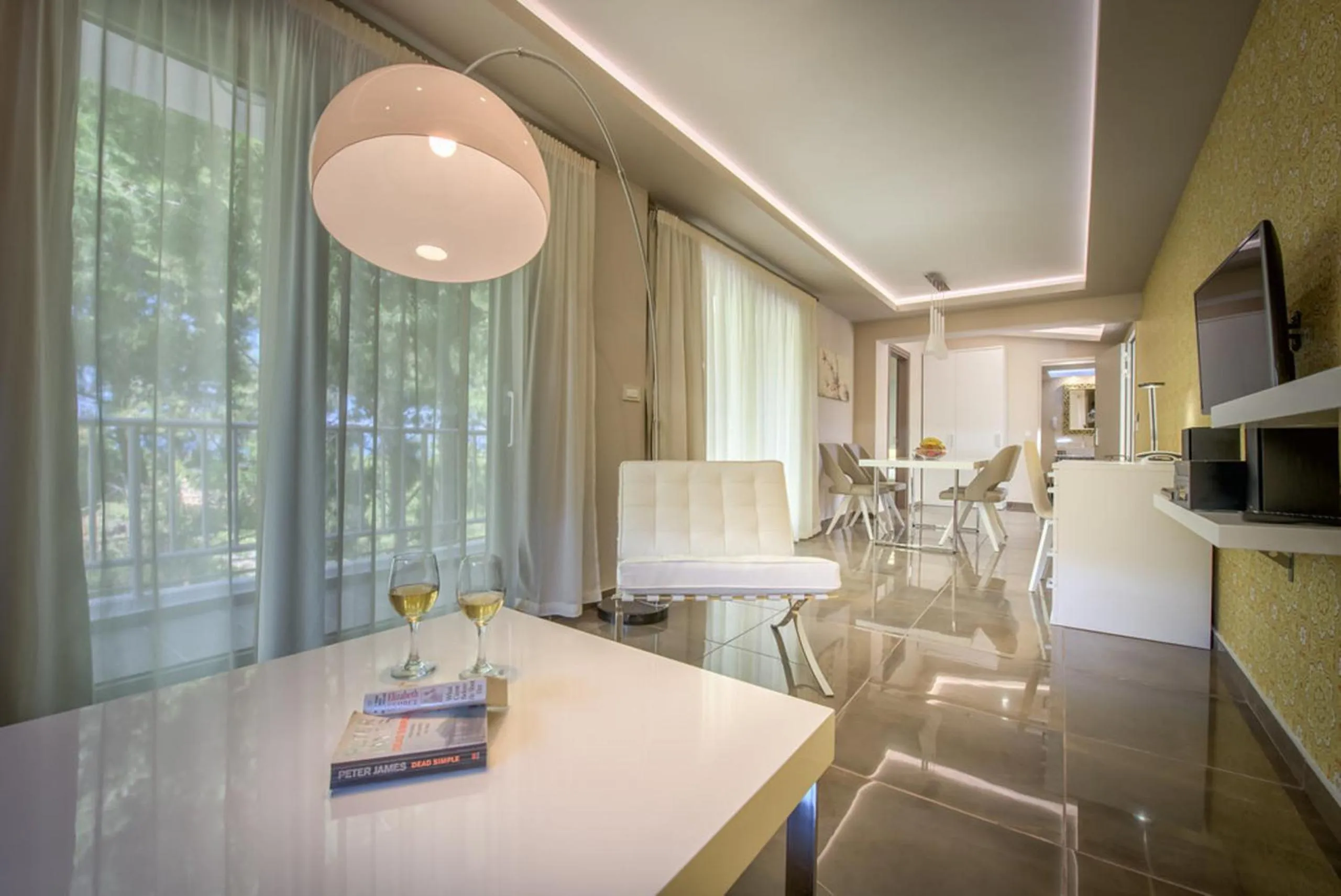 Day in Koukounaria Hotel & Suites