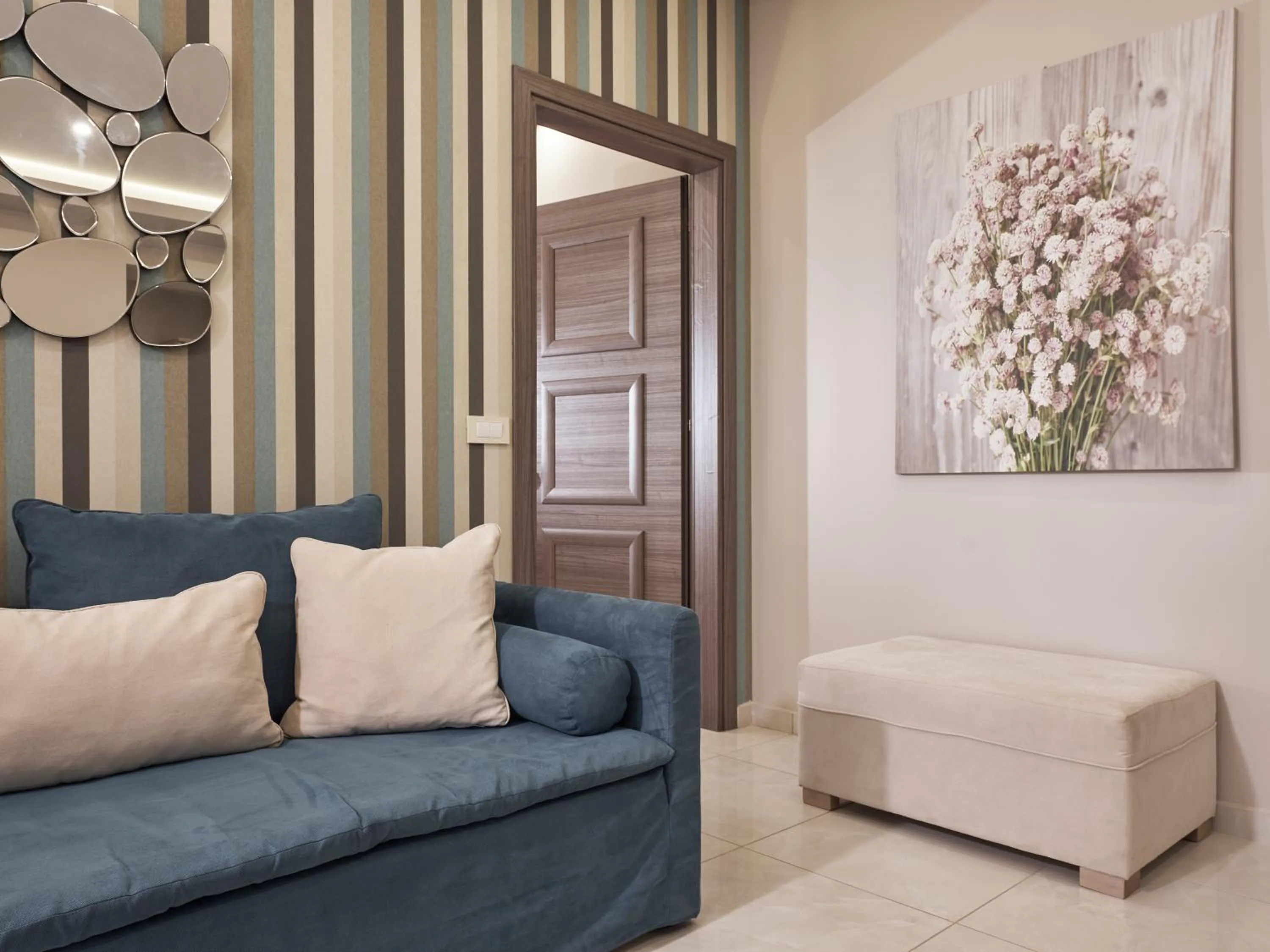 Living room in Koukounaria Hotel & Suites