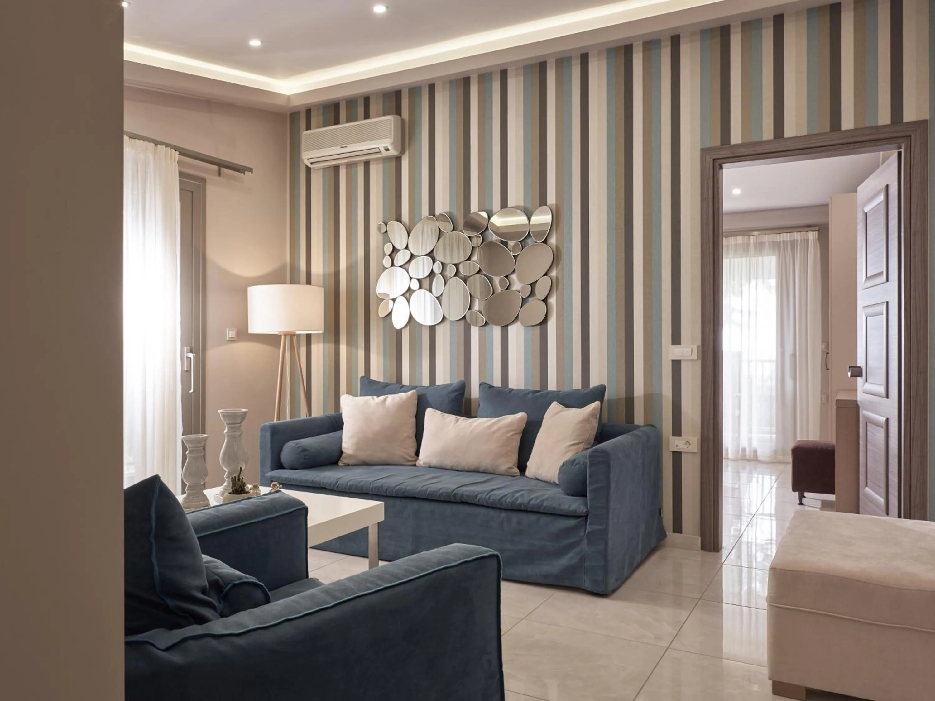 Living room in Koukounaria Hotel & Suites