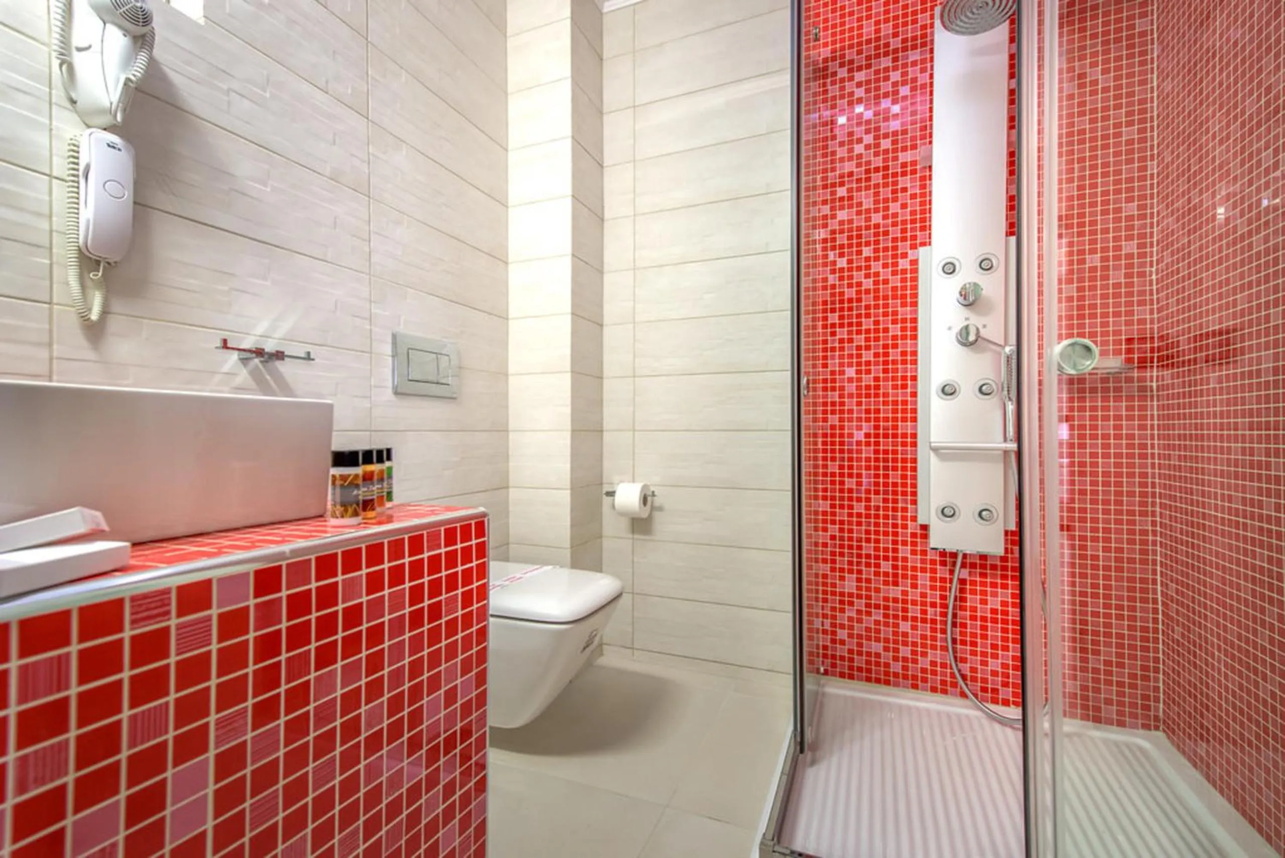 Shower in Koukounaria Hotel & Suites
