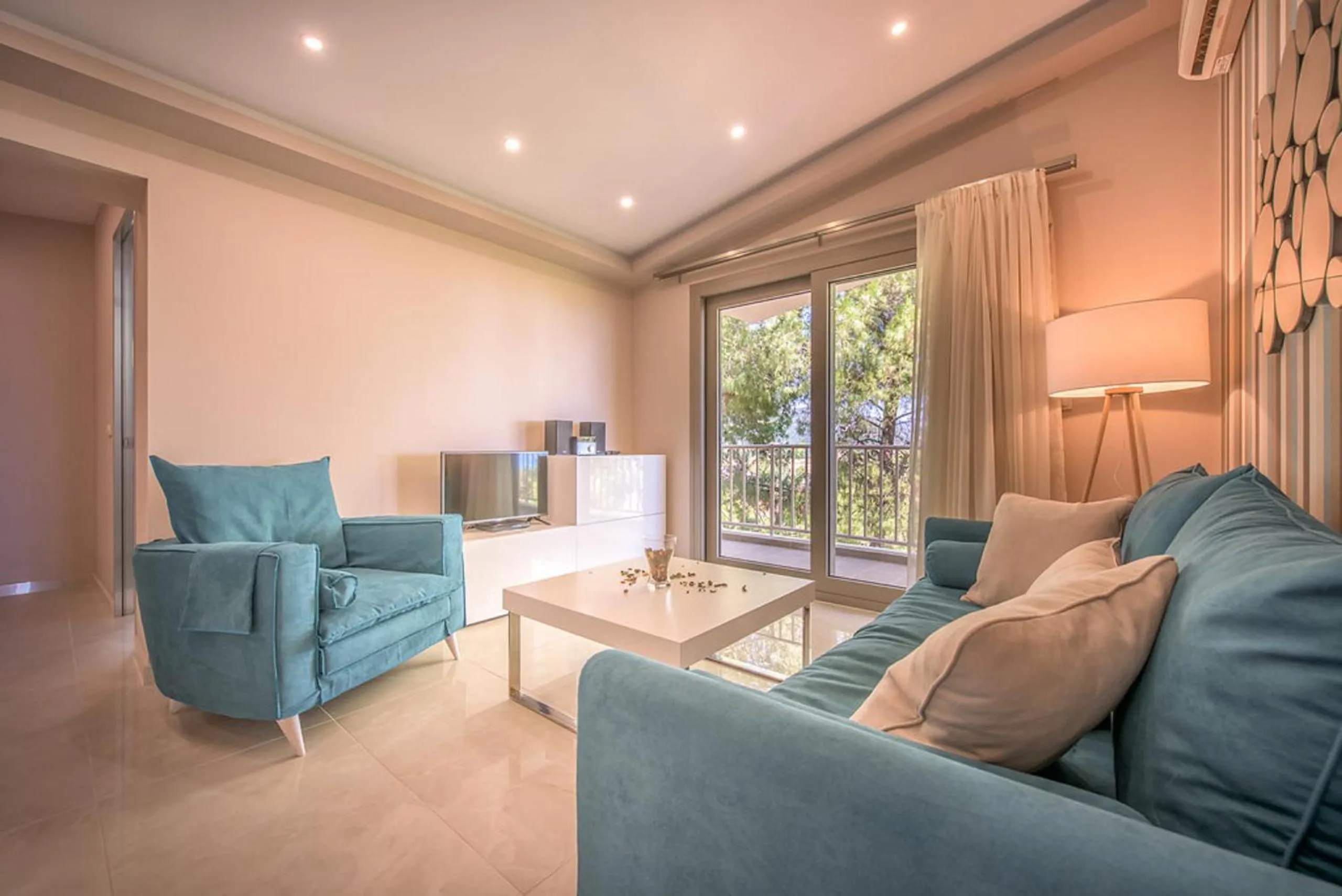 Living room in Koukounaria Hotel & Suites