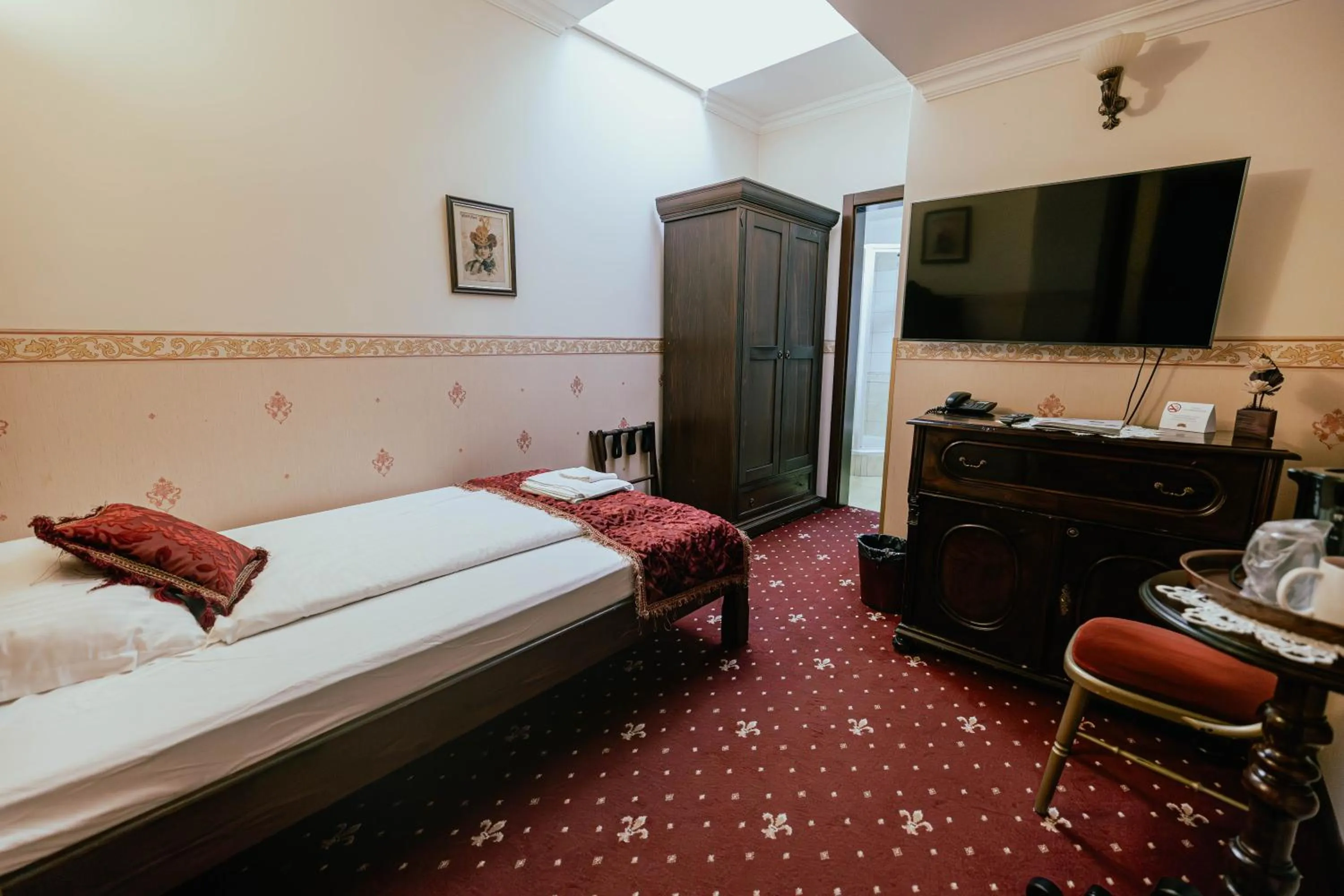 Photo of the whole room, Bed in Casa del Sole Boutique Hotel Timisoara