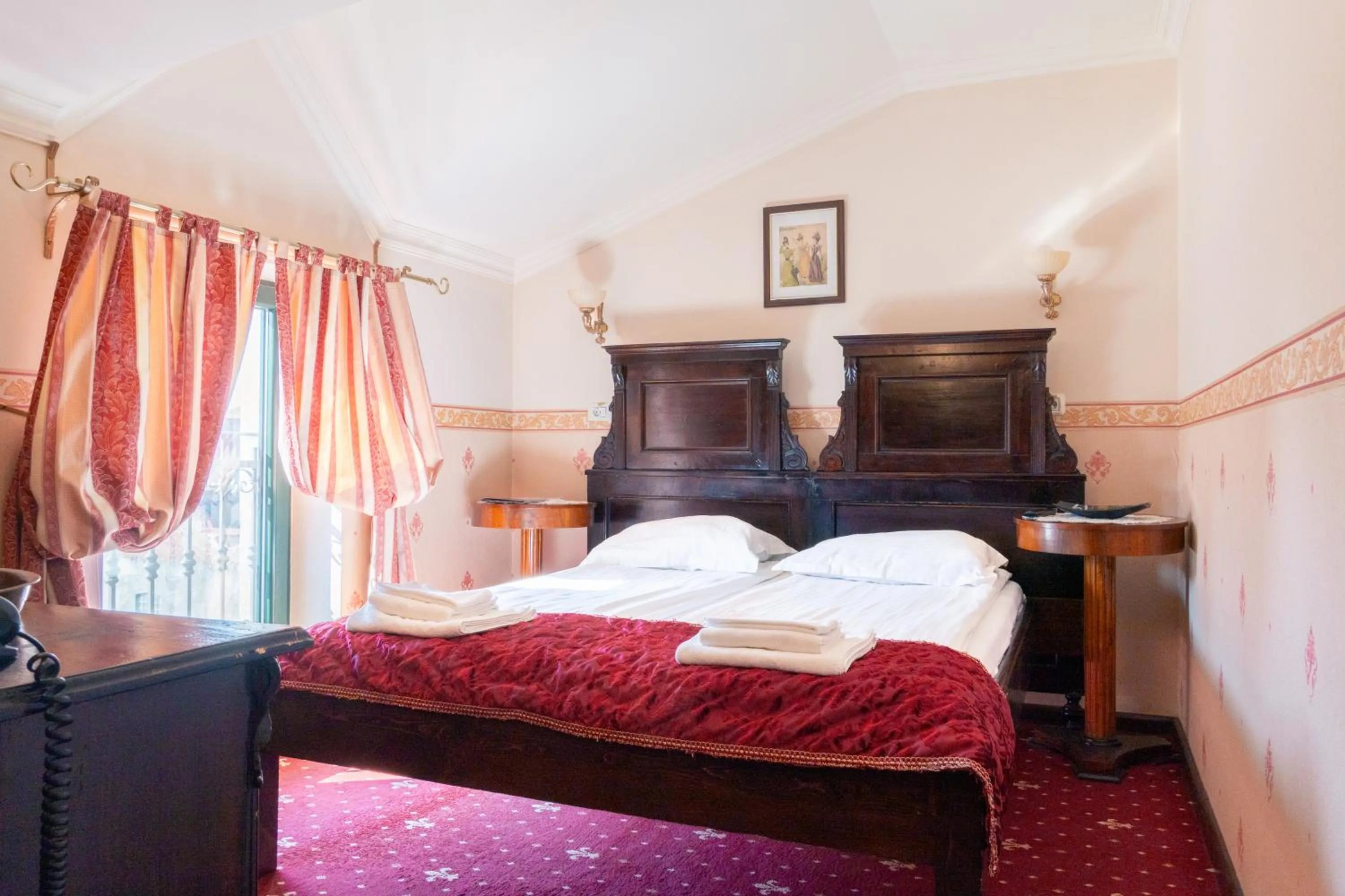 Bed in Casa del Sole Boutique Hotel Timisoara