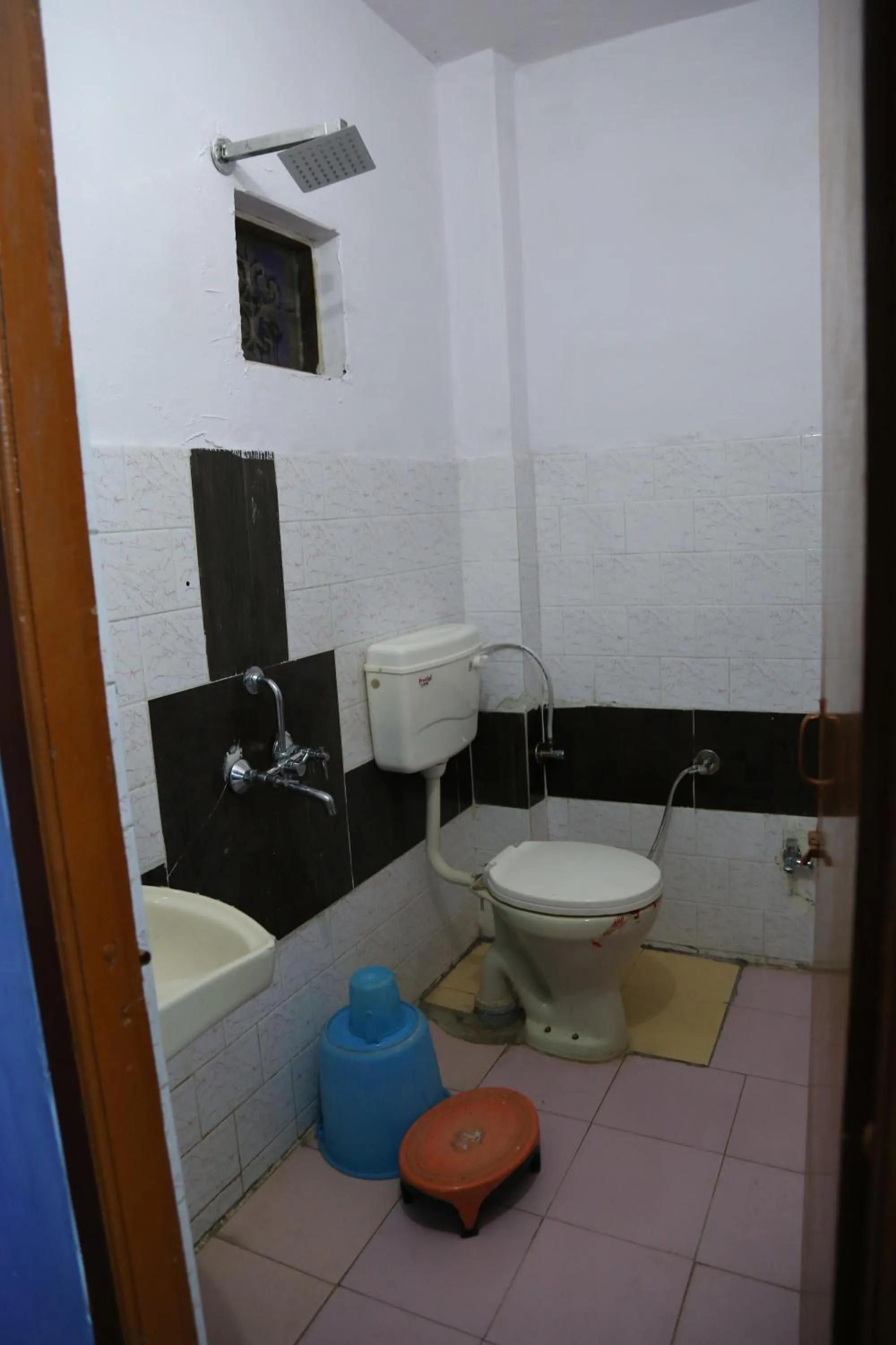 Bathroom in Hotel Shri Karni Vilas & SPA