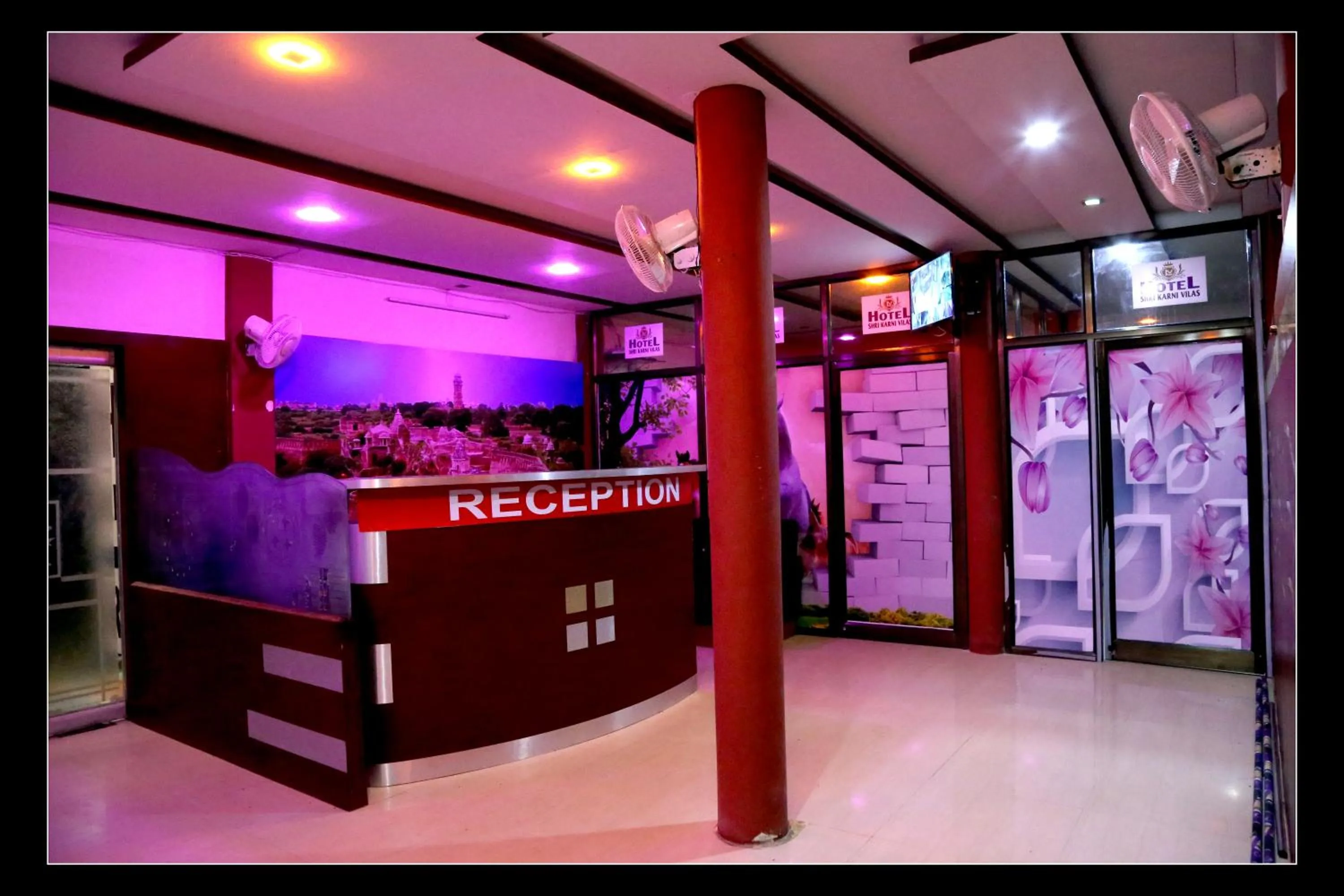 Lobby or reception in Hotel Shri Karni Vilas & SPA