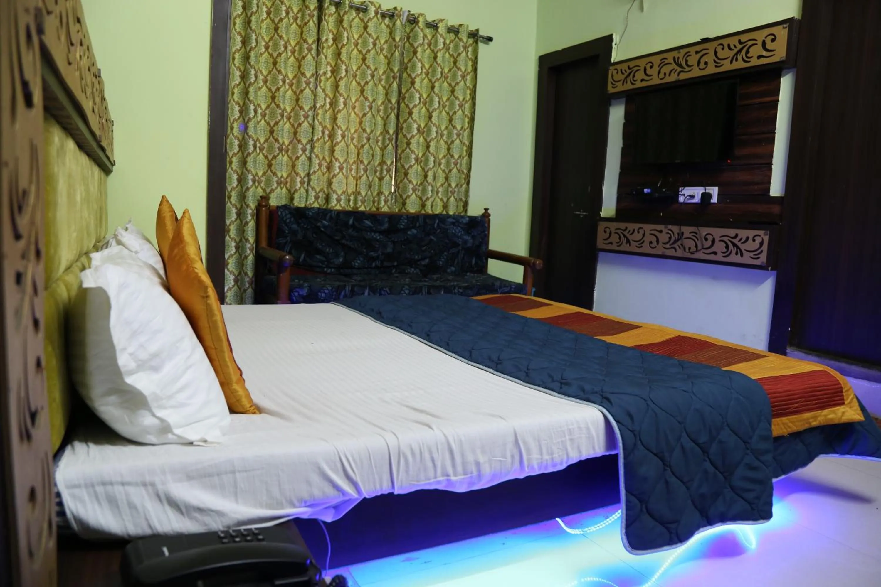 Bed in Hotel Shri Karni Vilas & SPA