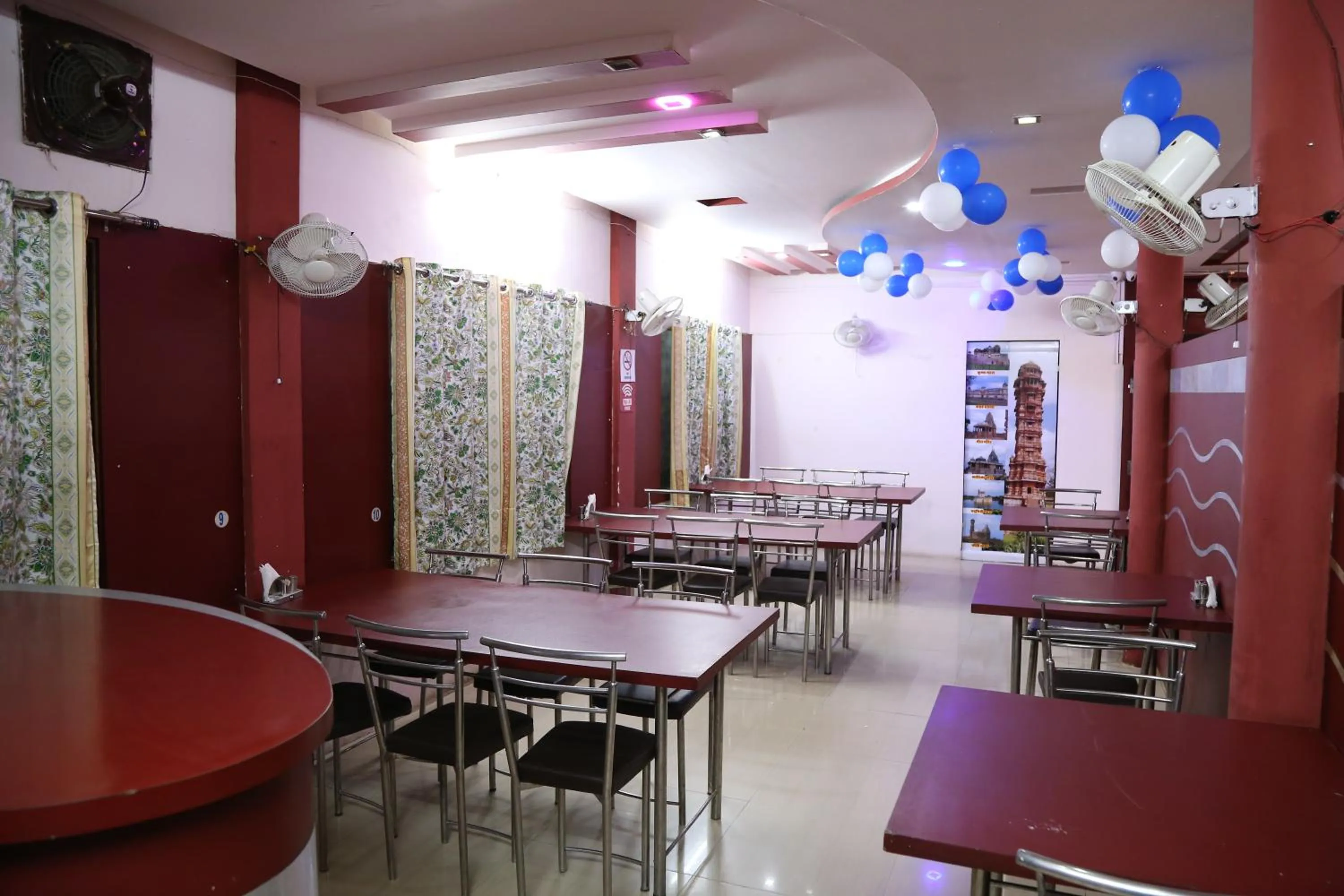 Restaurant/places to eat in Hotel Shri Karni Vilas & SPA