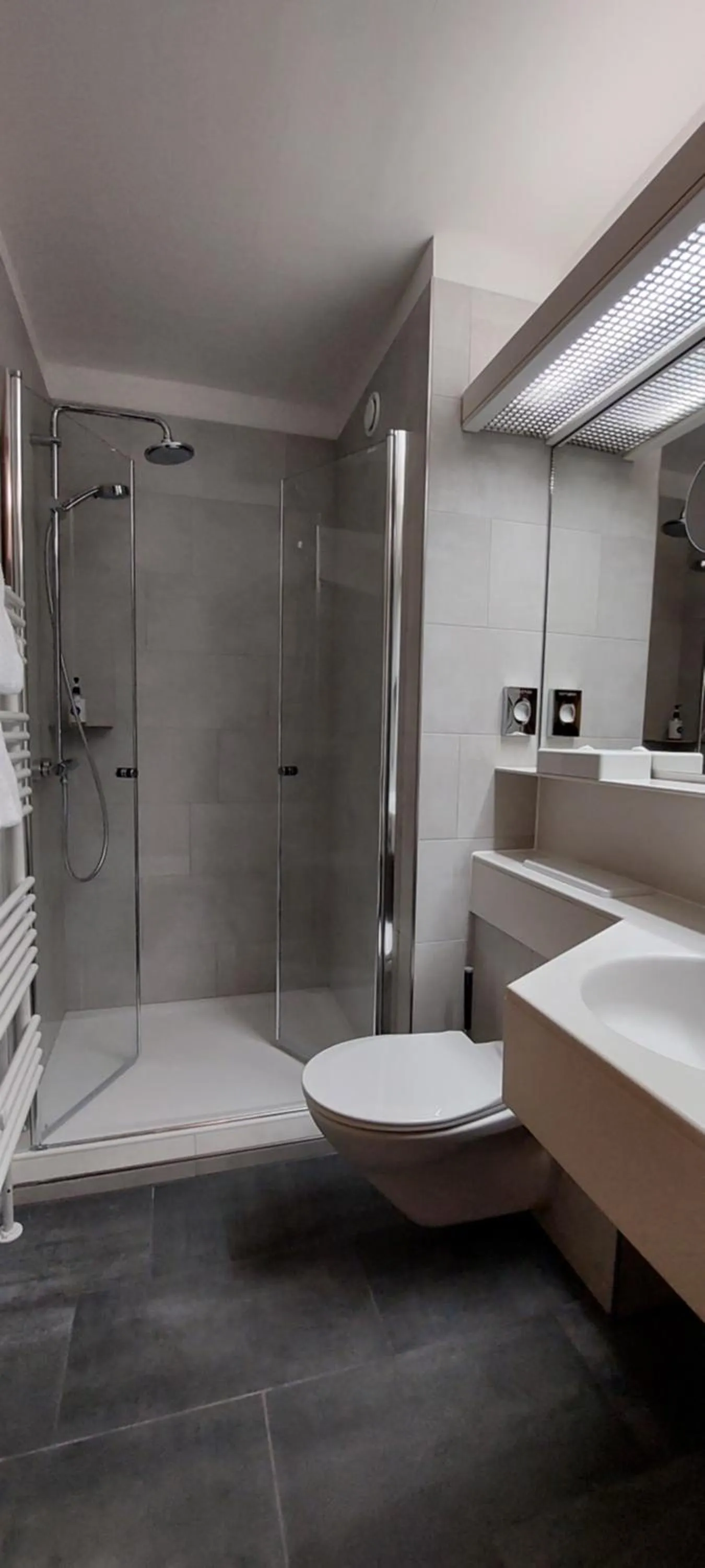 Bathroom in Comfort Hotel Atlantic Muenchen Sued