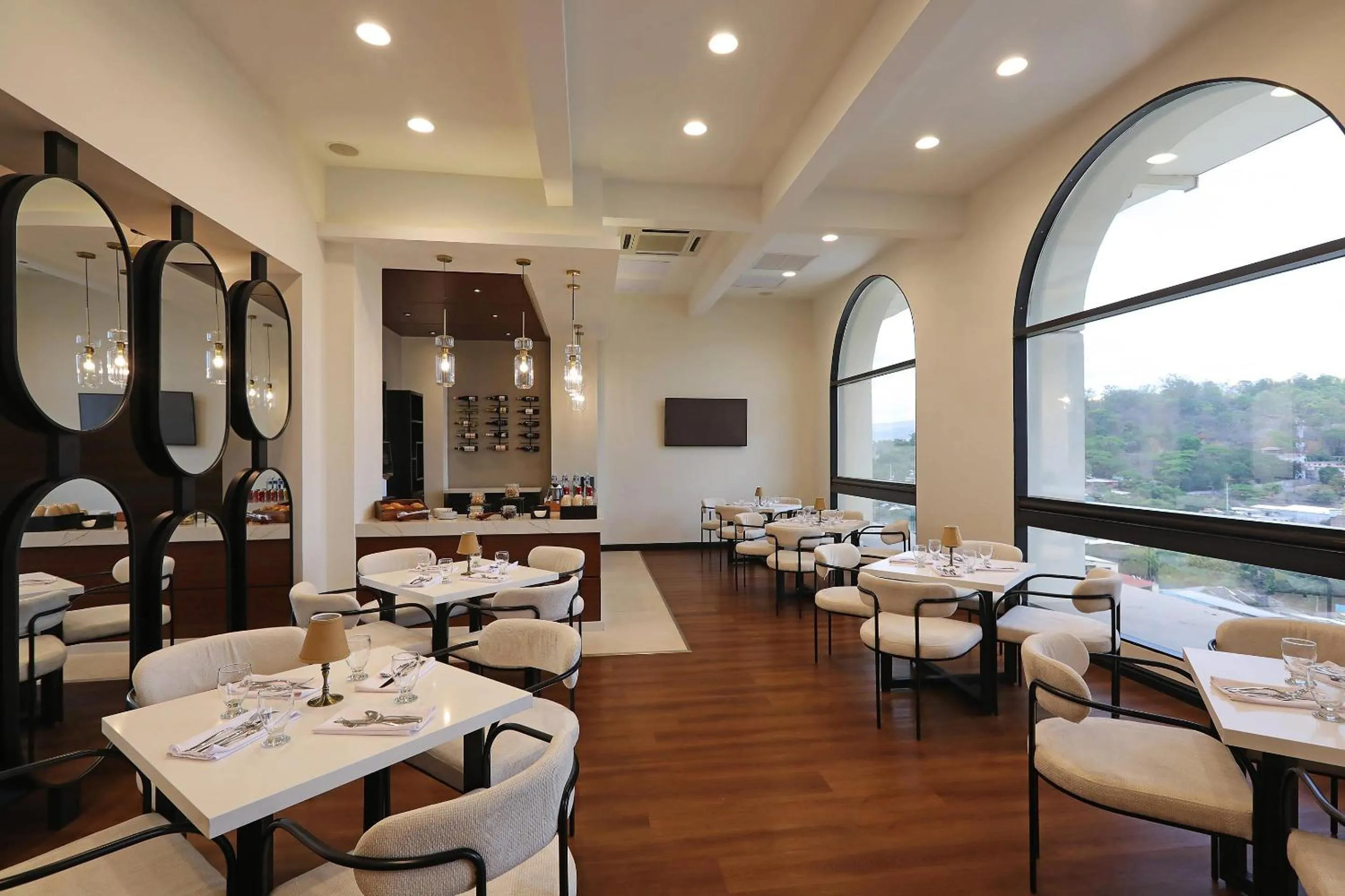 Lounge or bar in Clarion Hotel Real Tegucigalpa