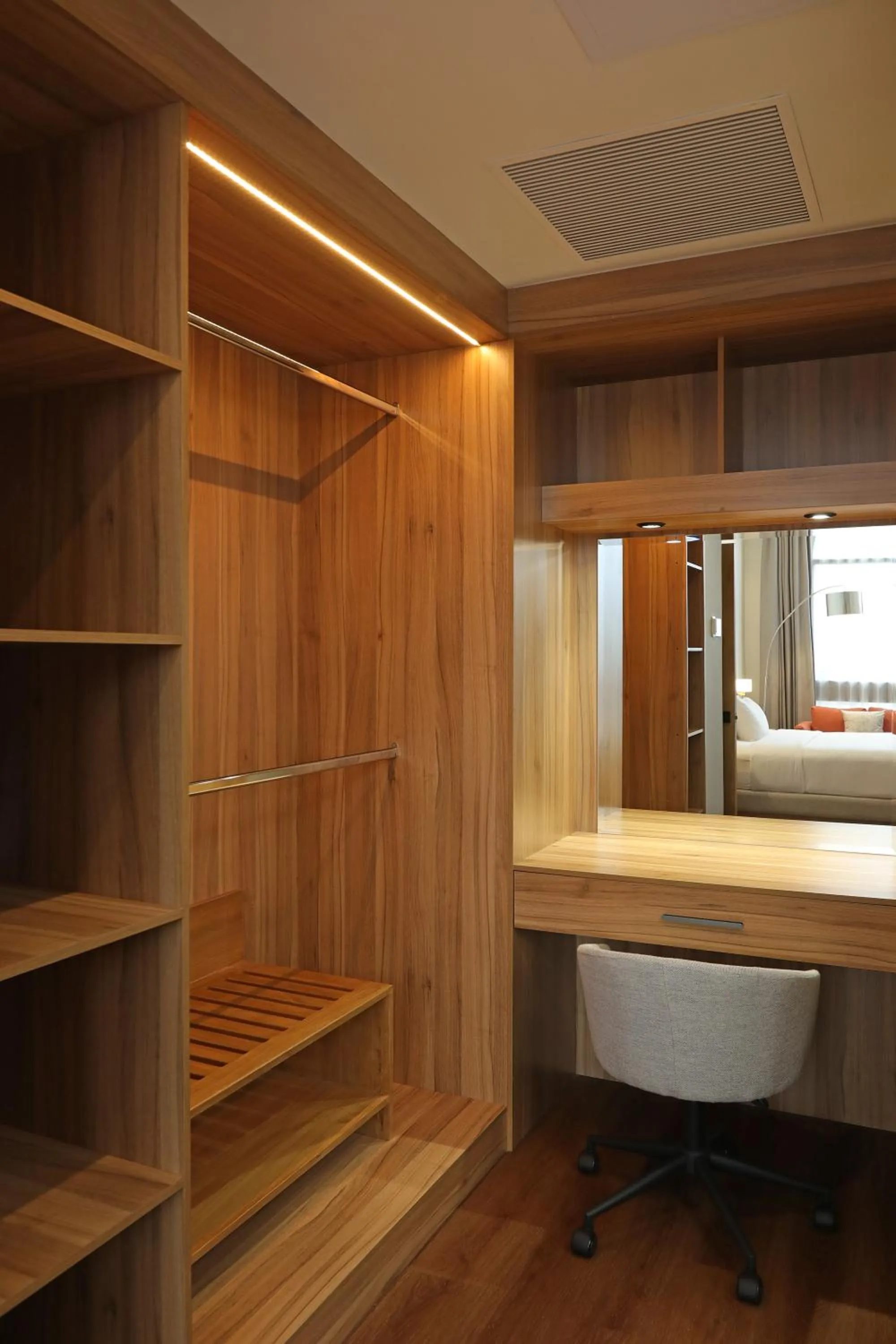 wardrobe in Clarion Hotel Real Tegucigalpa