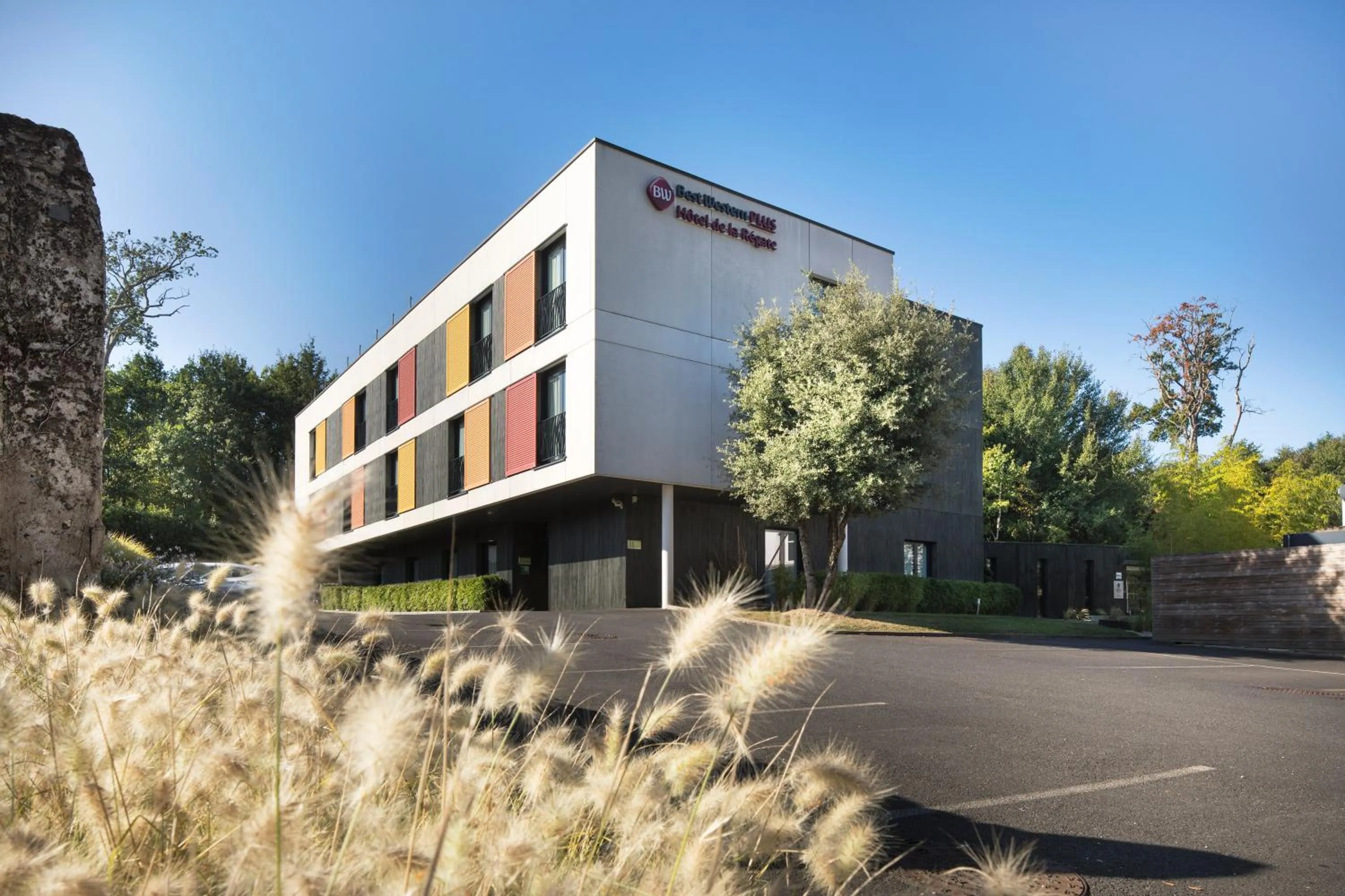 Facade/entrance in Best Western Plus Hotel De La Regate-Erdre