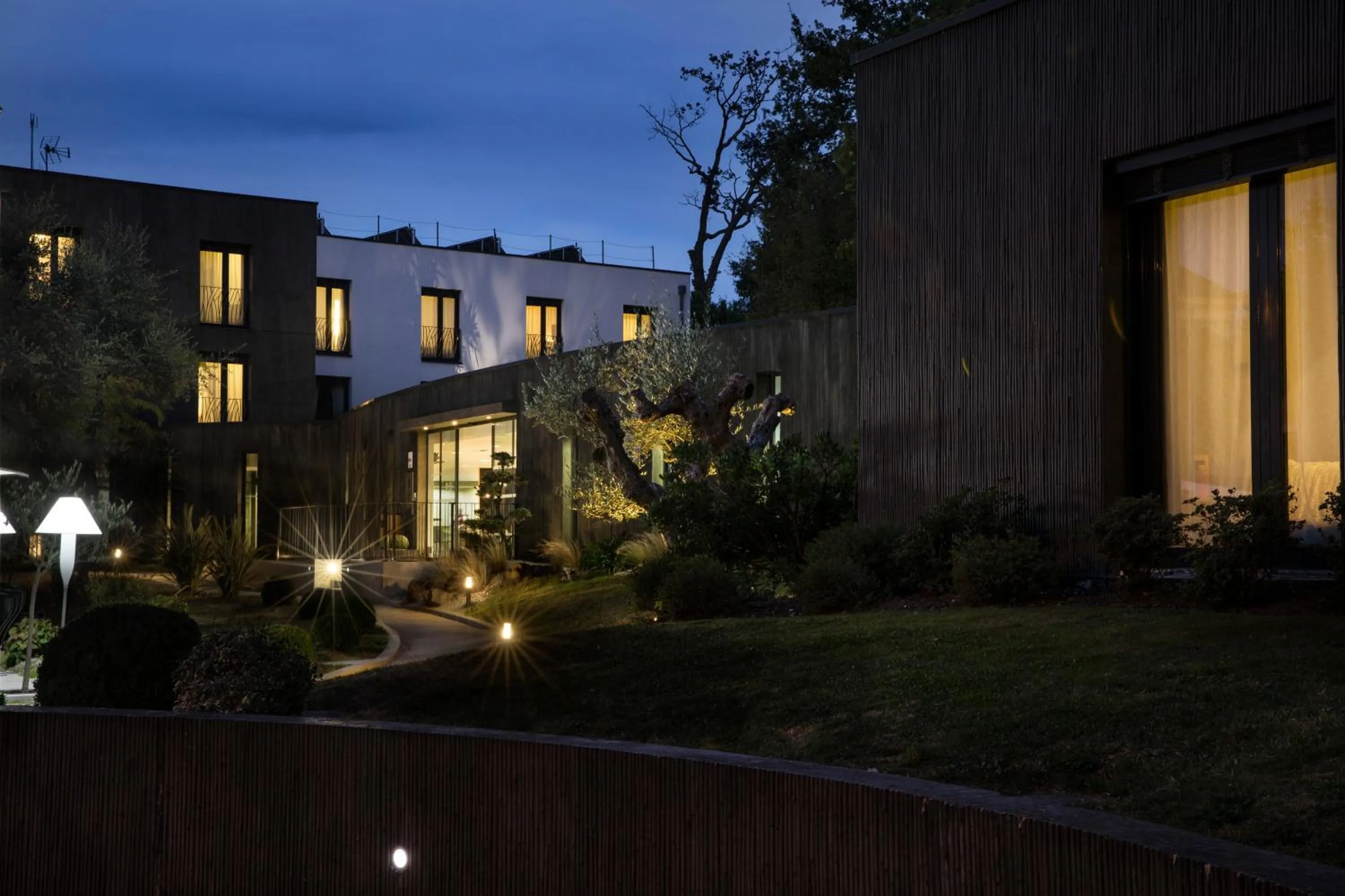 Facade/entrance in Best Western Plus Hotel De La Regate-Erdre
