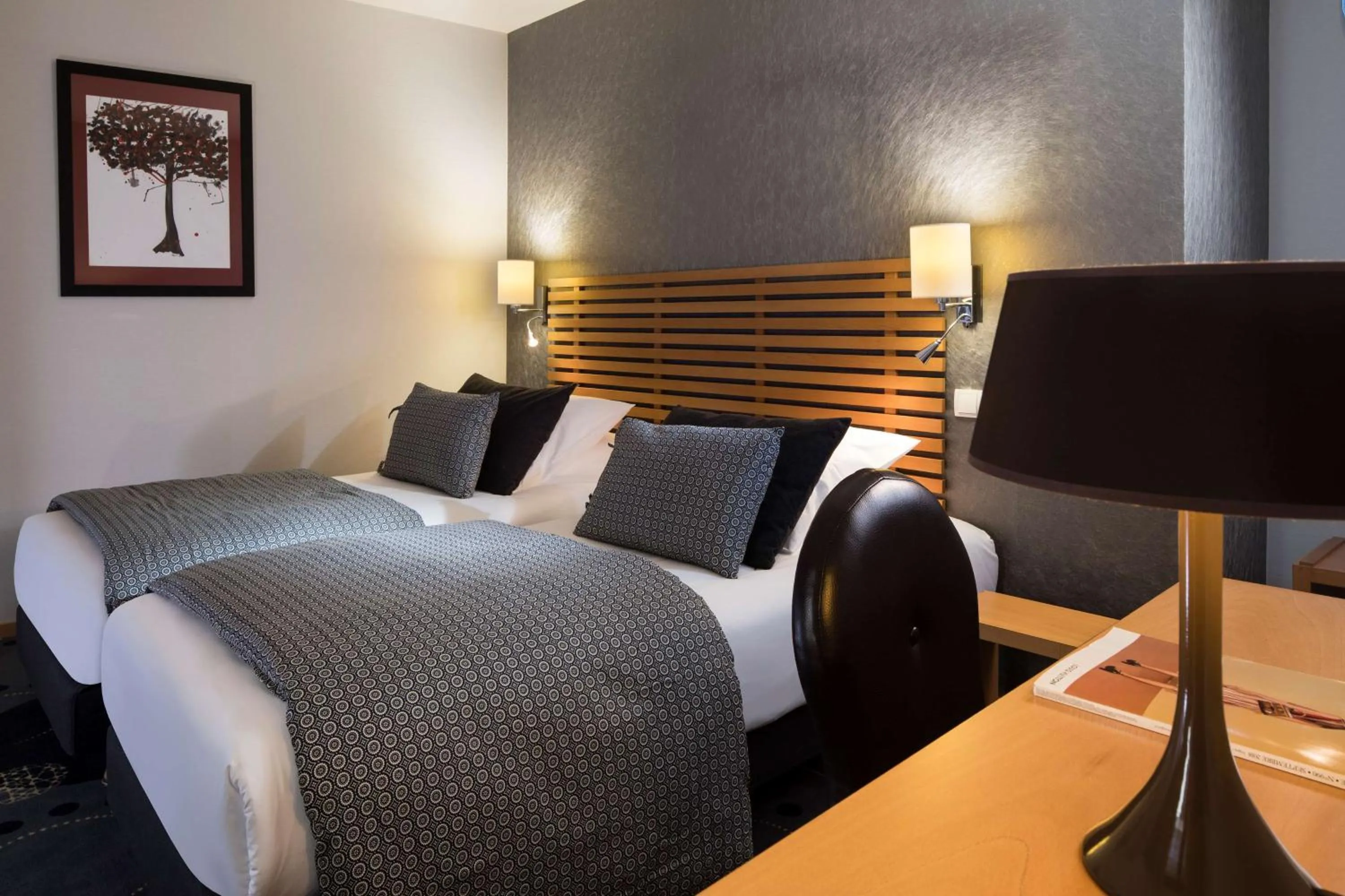 Photo of the whole room, Bed in Best Western Plus Hotel De La Regate-Erdre