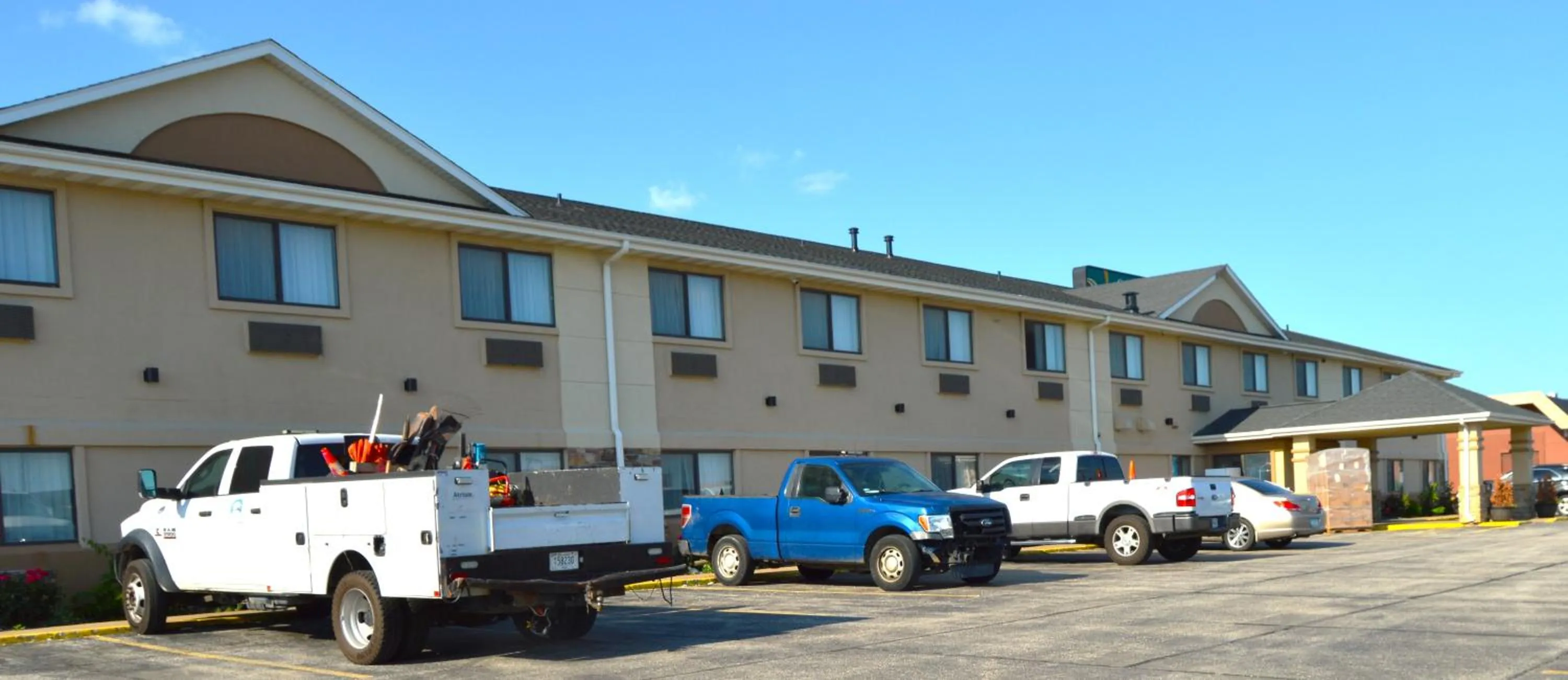 Property building in Quality Inn Coralville - Iowa River Landing