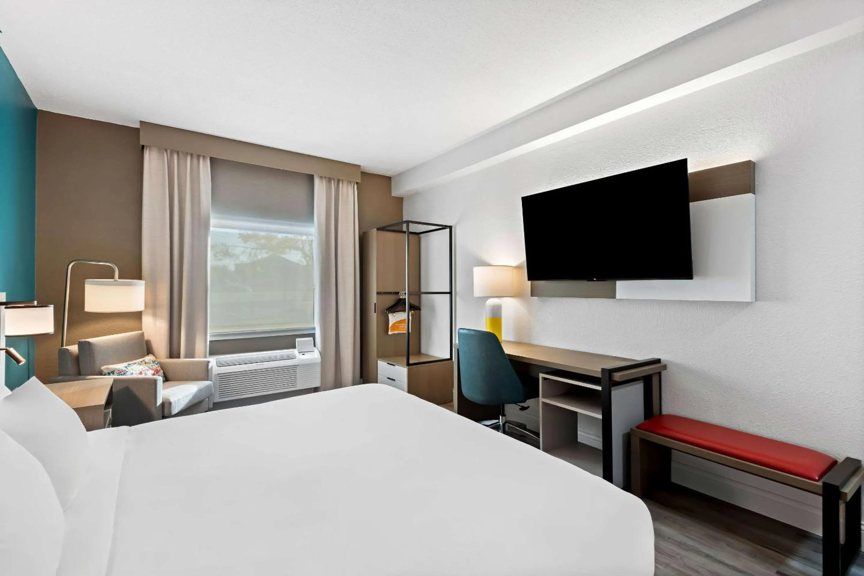 Bedroom, Bed in Comfort Inn & Suites