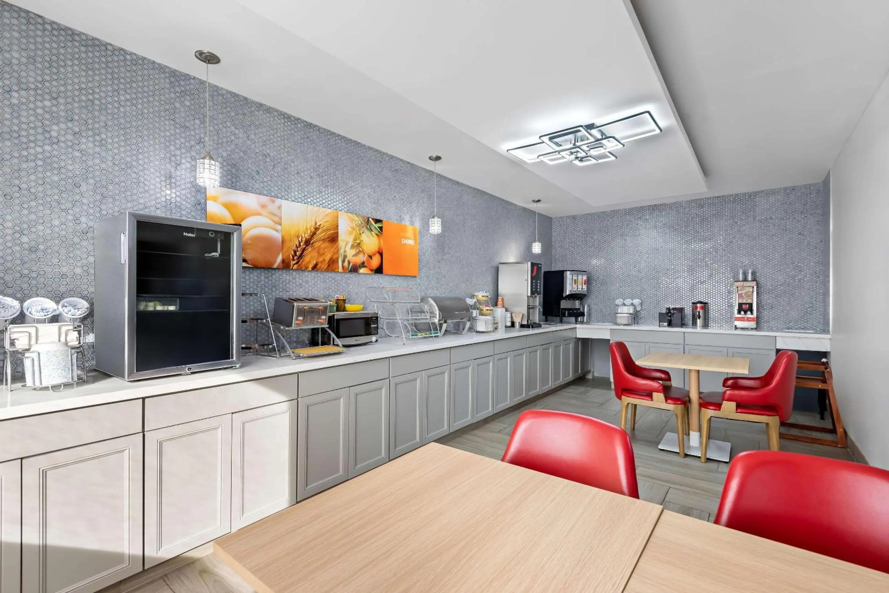 Breakfast in Comfort Inn & Suites