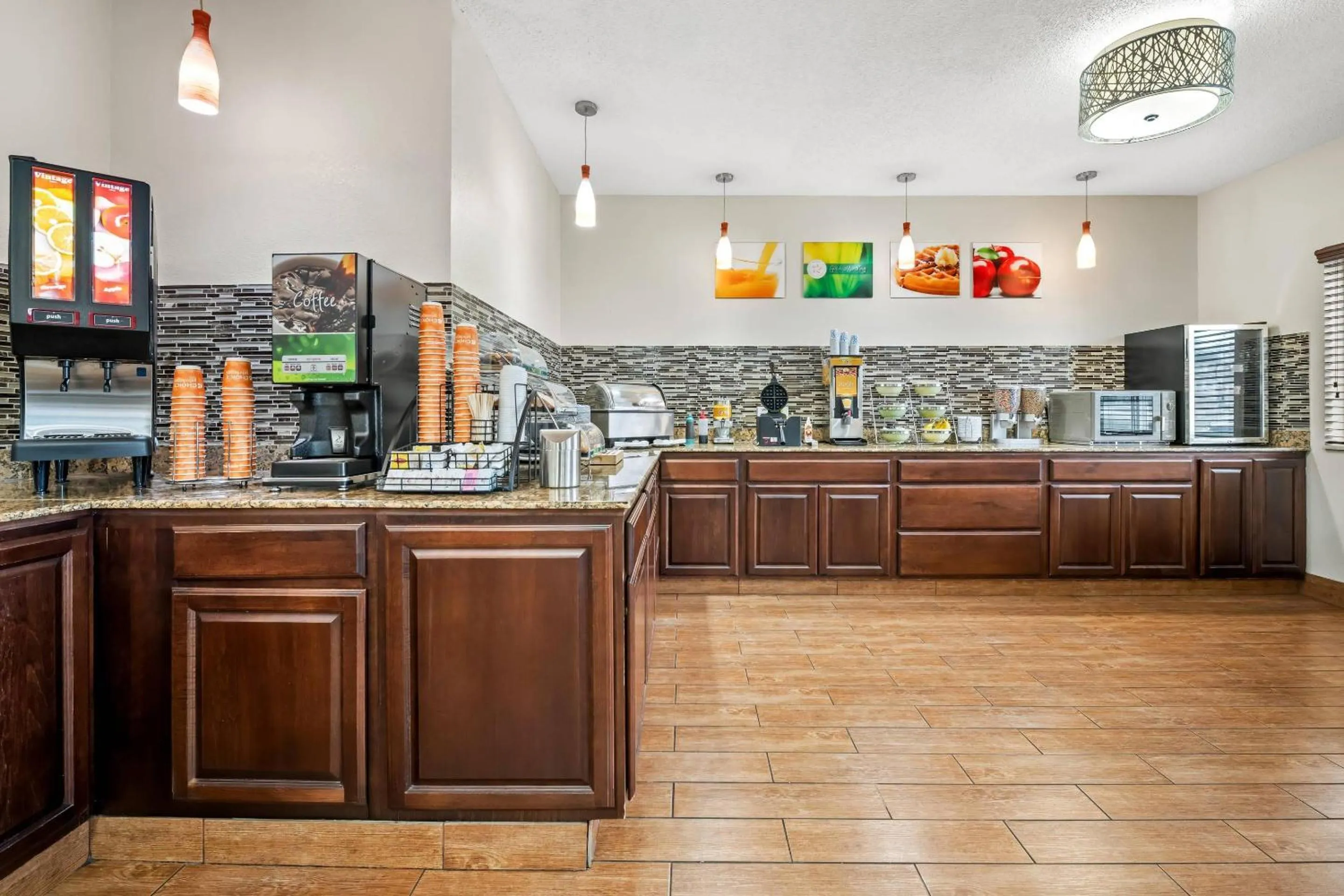 Breakfast in Quality Inn Dubuque on Hwy 20