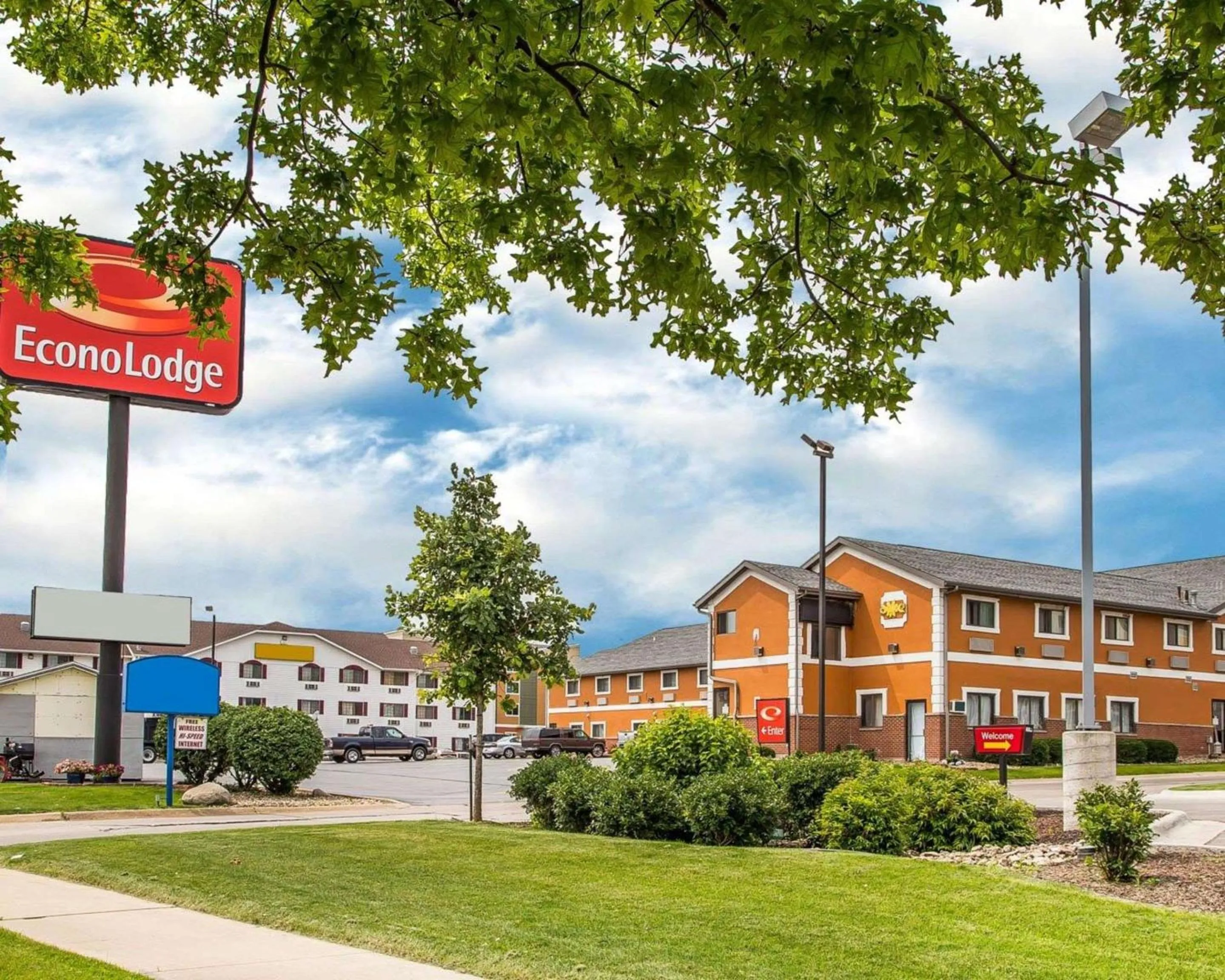 Property building in Econo Lodge Cedar Rapids South