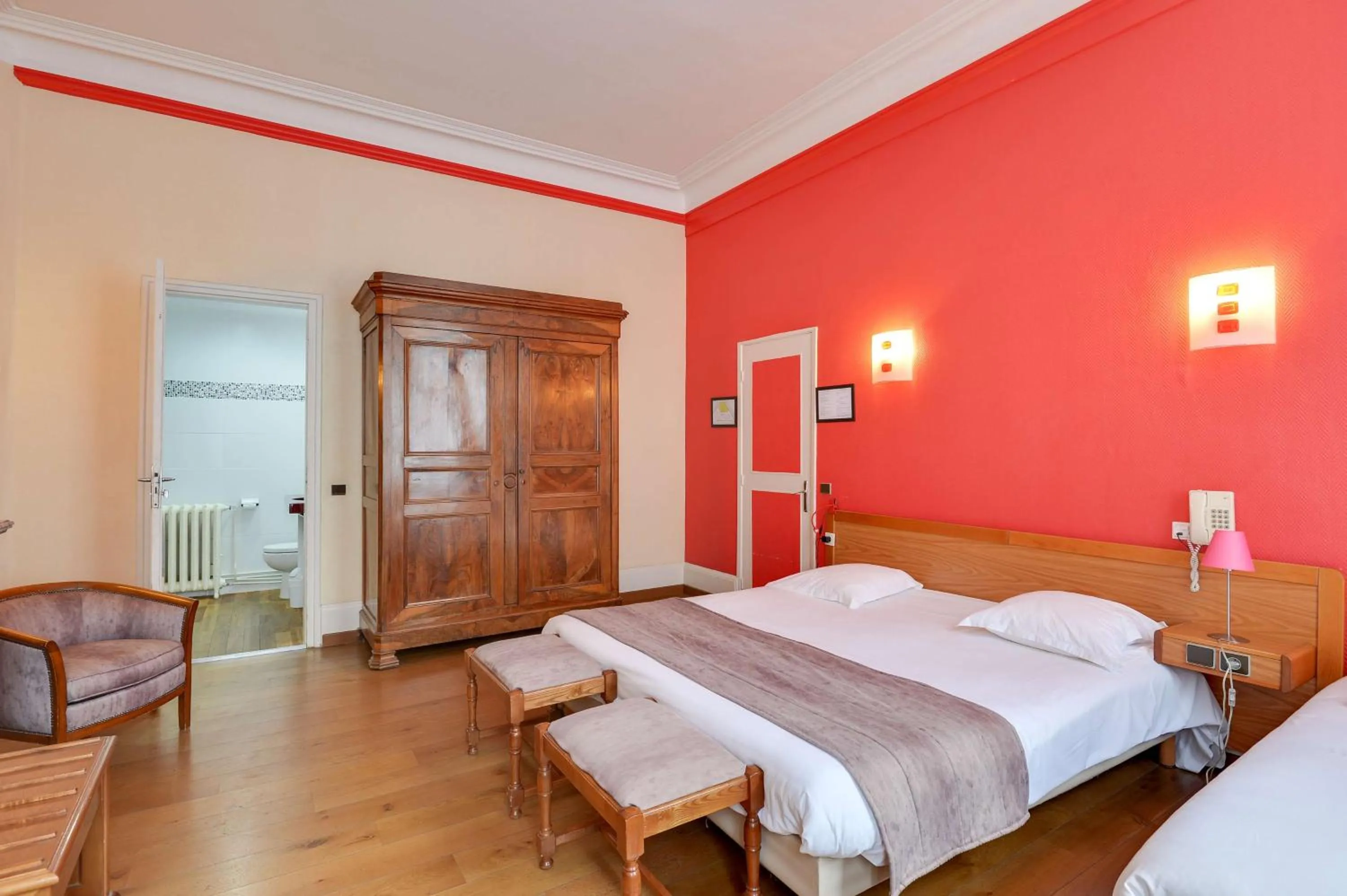 Bedroom, Bed in Brit Hotel Notre Dame