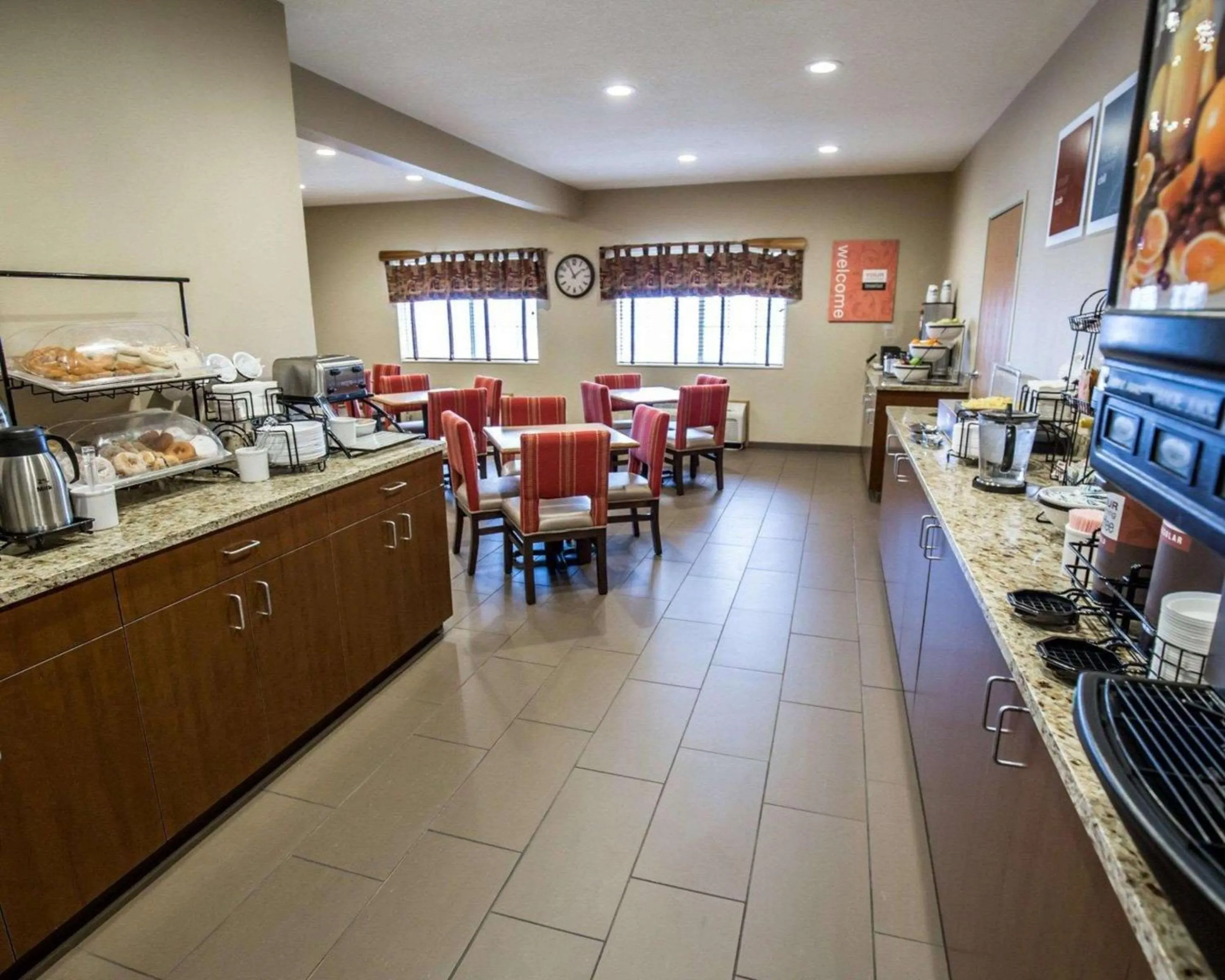 Restaurant/places to eat in Comfort Inn & Suites Riverview near Davenport and I-80