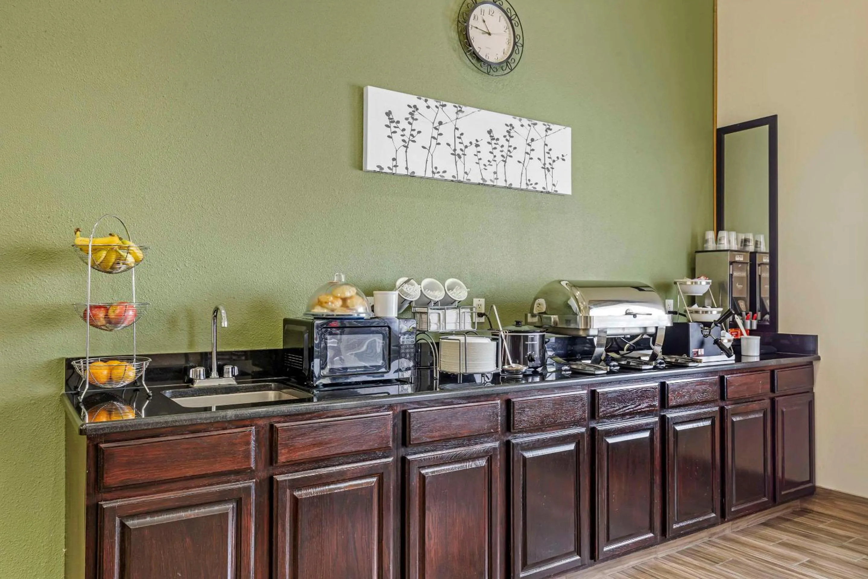 Breakfast in Sleep Inn & Suites Charles City