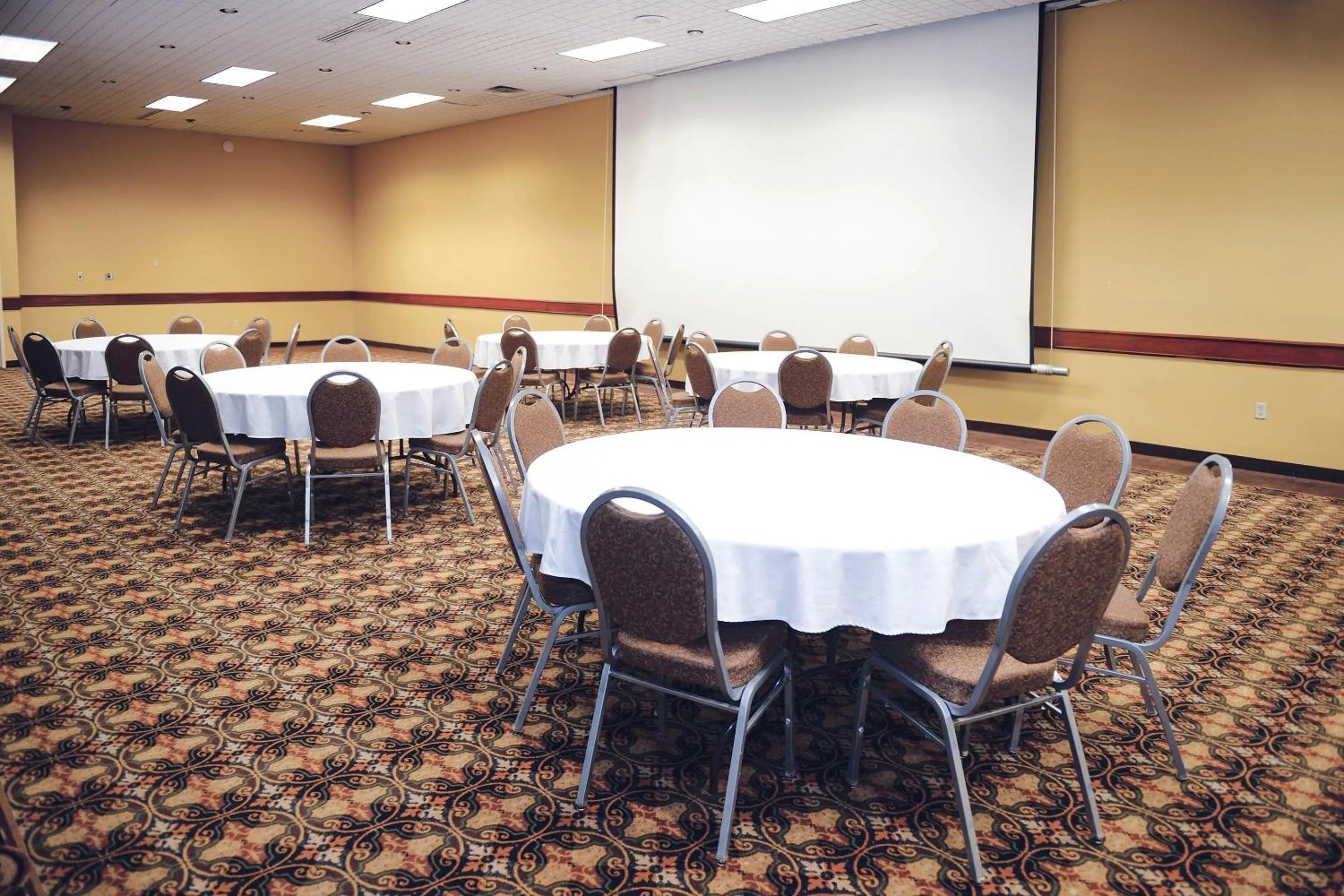 Meeting/conference room in Quality Inn & Suites Ames Conference Center Near ISU Campus