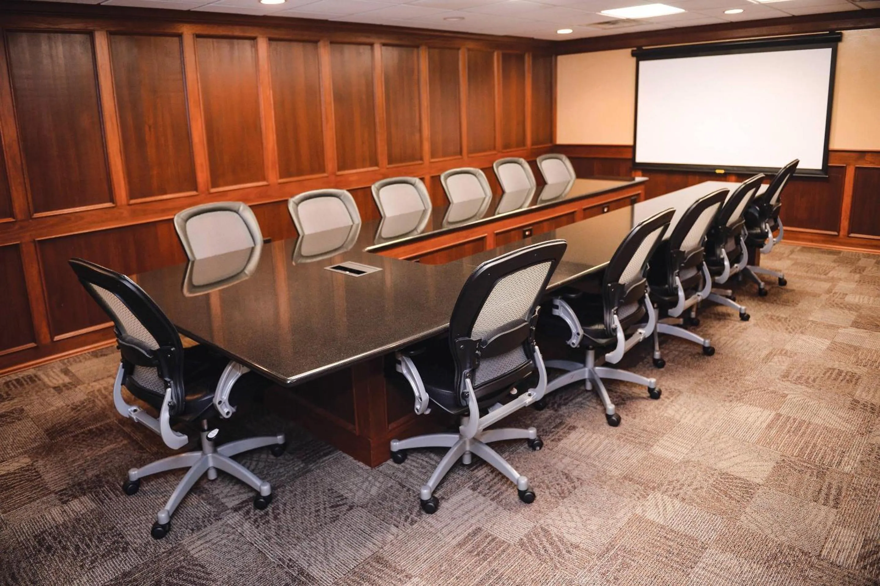 Meeting/conference room in Quality Inn & Suites Ames Conference Center Near ISU Campus