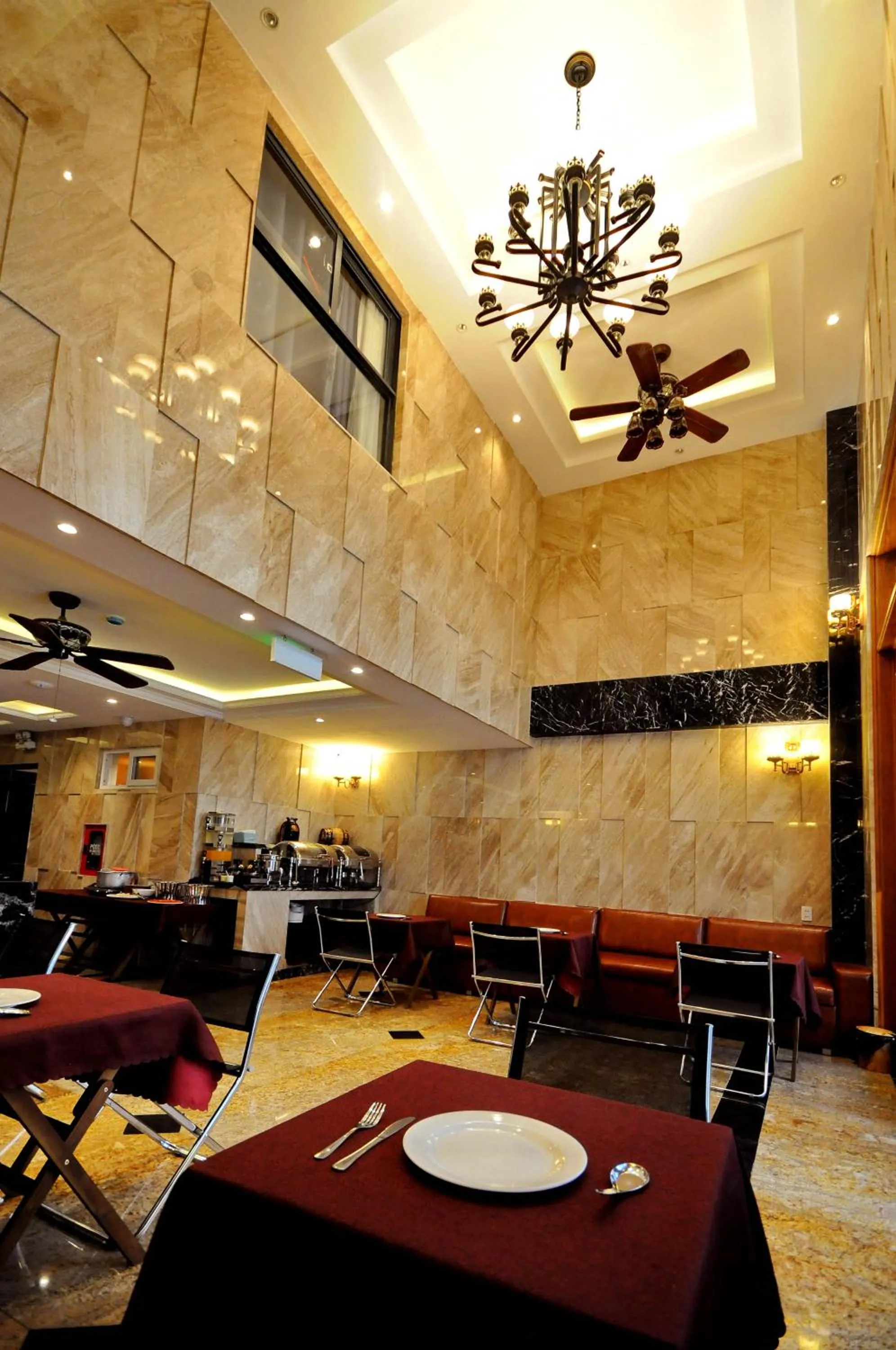 Restaurant/places to eat in Apollo Hotel Nha Trang Beach