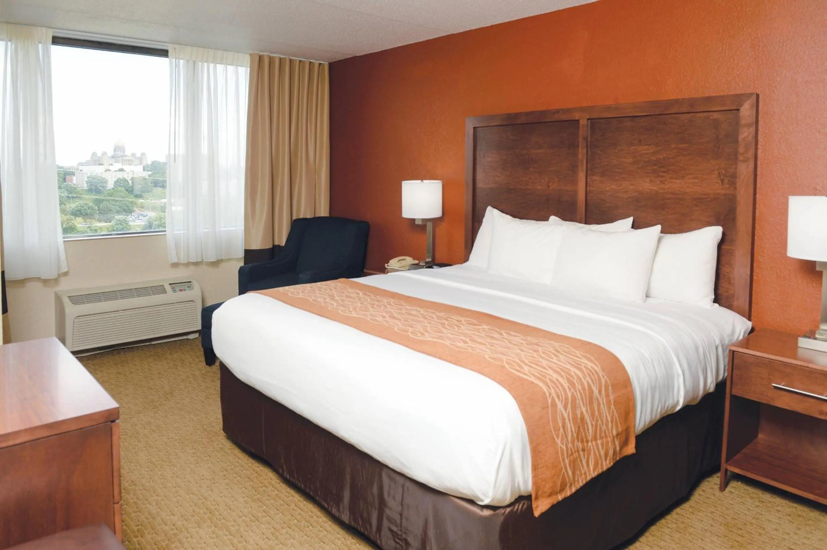 Bedroom, Bed in Comfort Inn & Suites Event Center