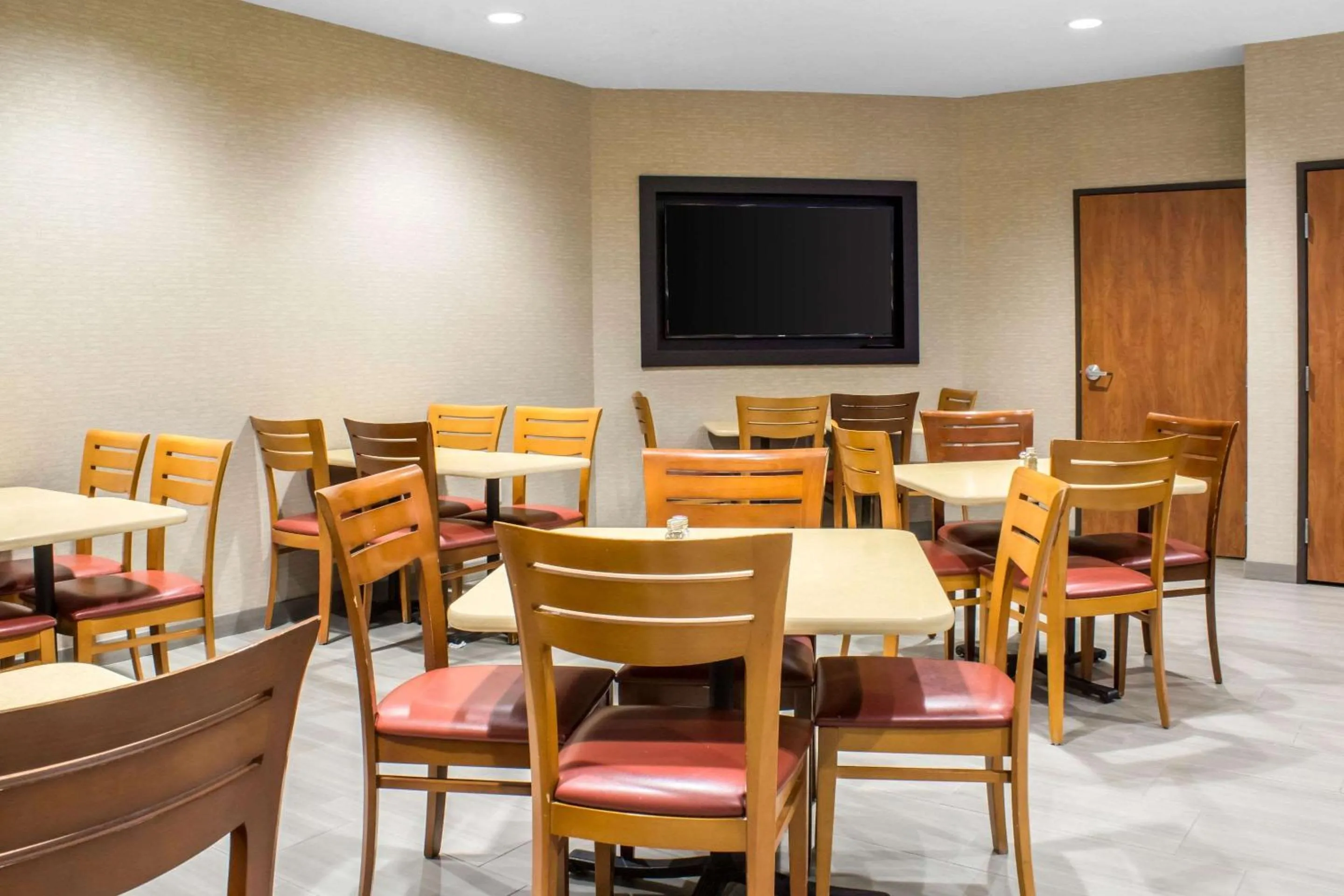 Restaurant/places to eat in Econo Lodge Ankeny - Des Moines