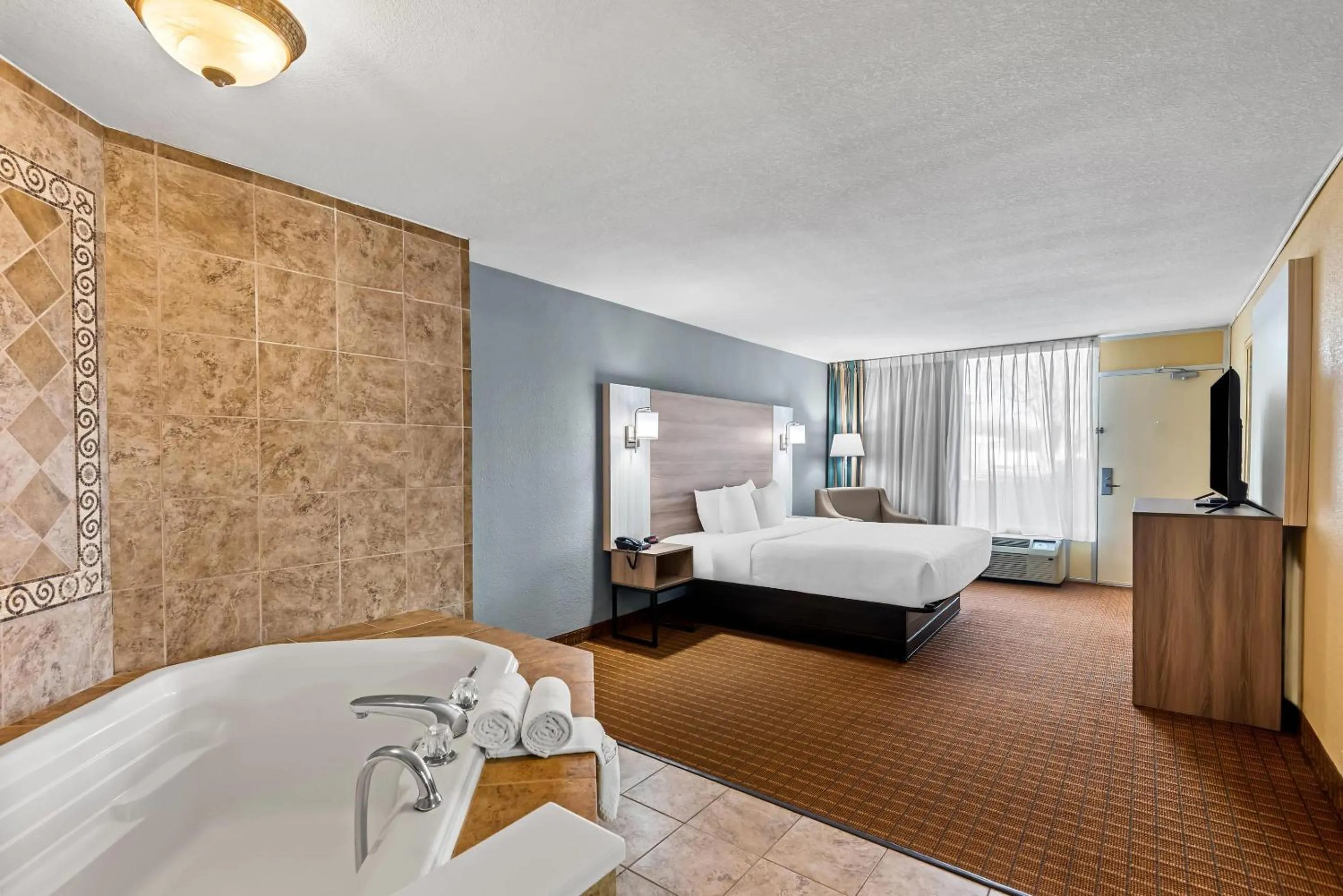 Bedroom, Bed in Quality Inn Fort Dodge