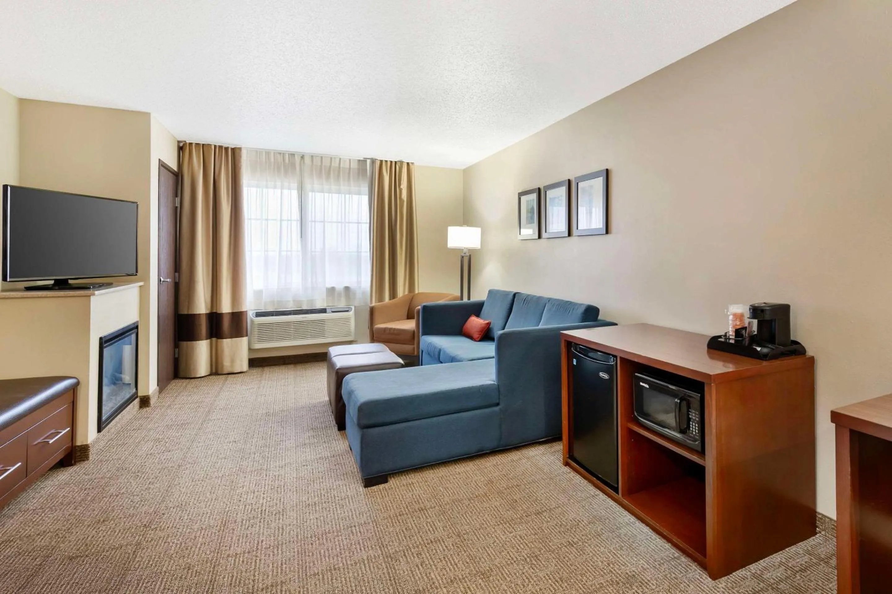 Bedroom in Comfort Suites
