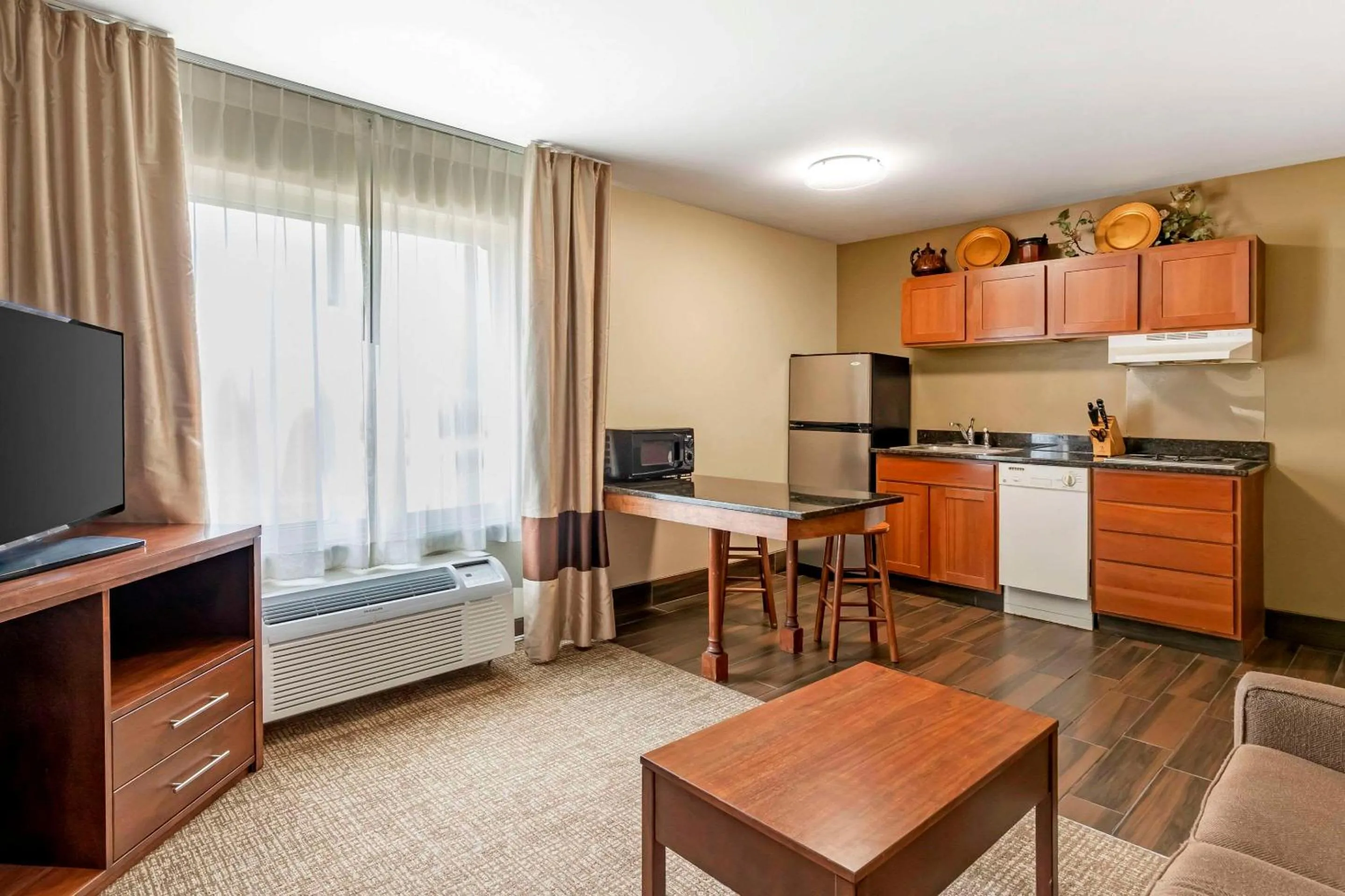 Bedroom in Comfort Inn & Suites Grinnell near I-80