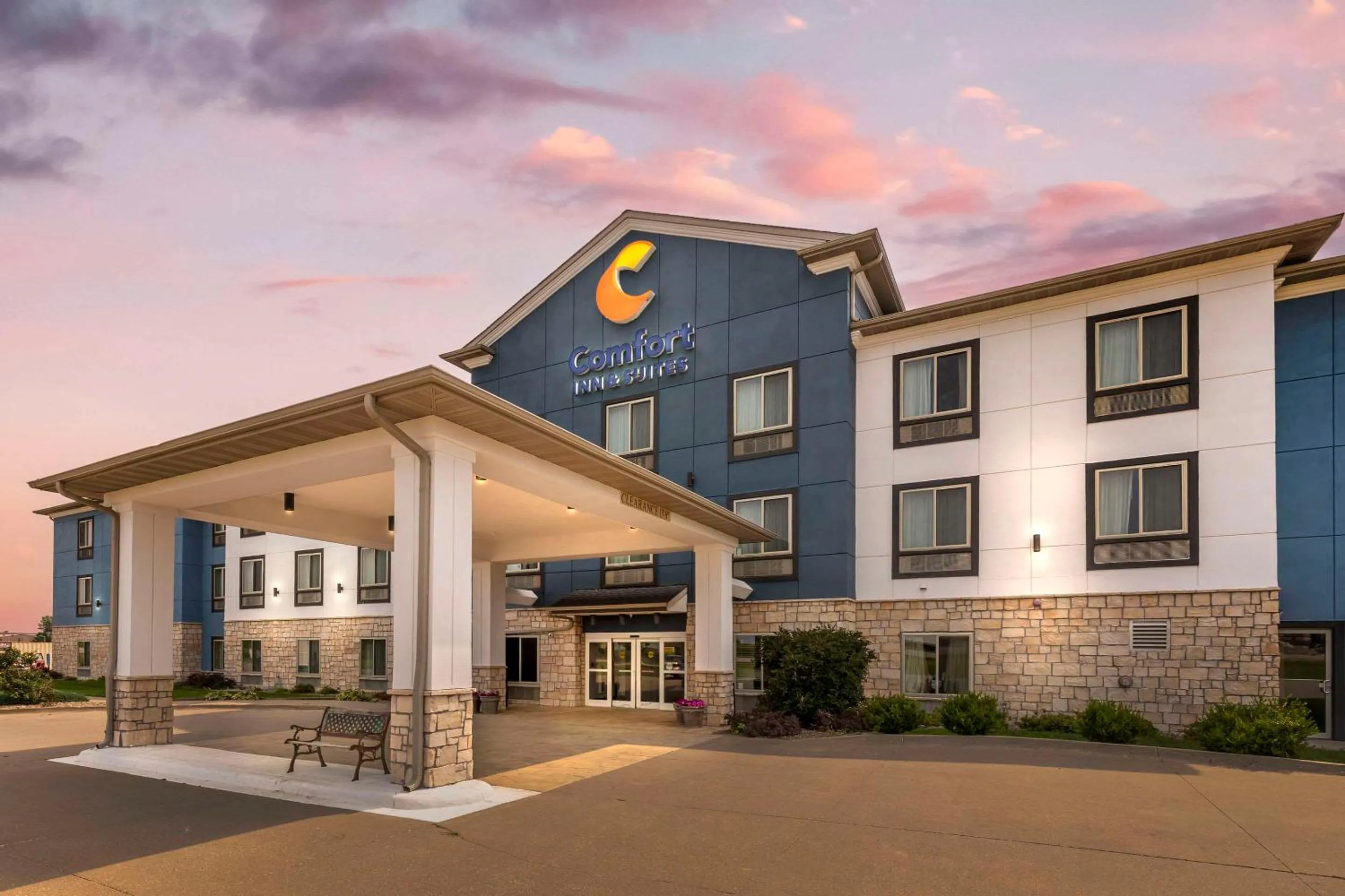 Property building in Comfort Inn & Suites Grinnell near I-80