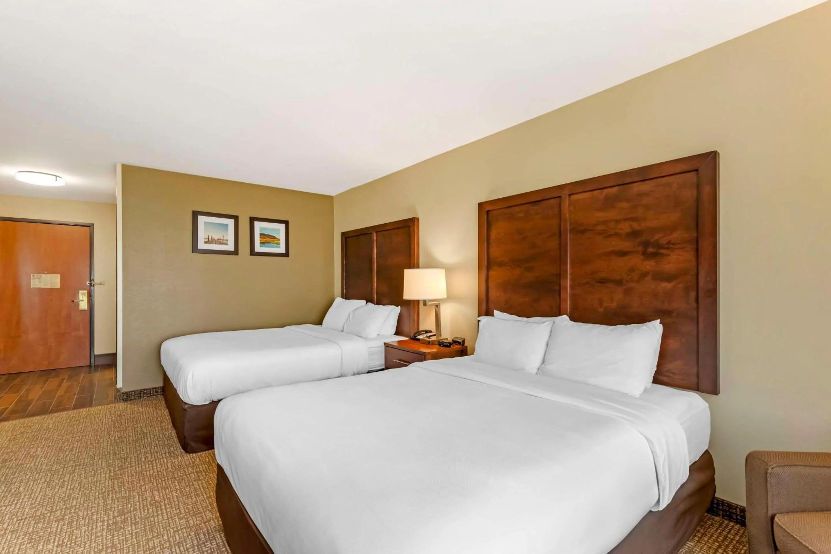 Bedroom, Bed in Comfort Inn & Suites Grinnell near I-80