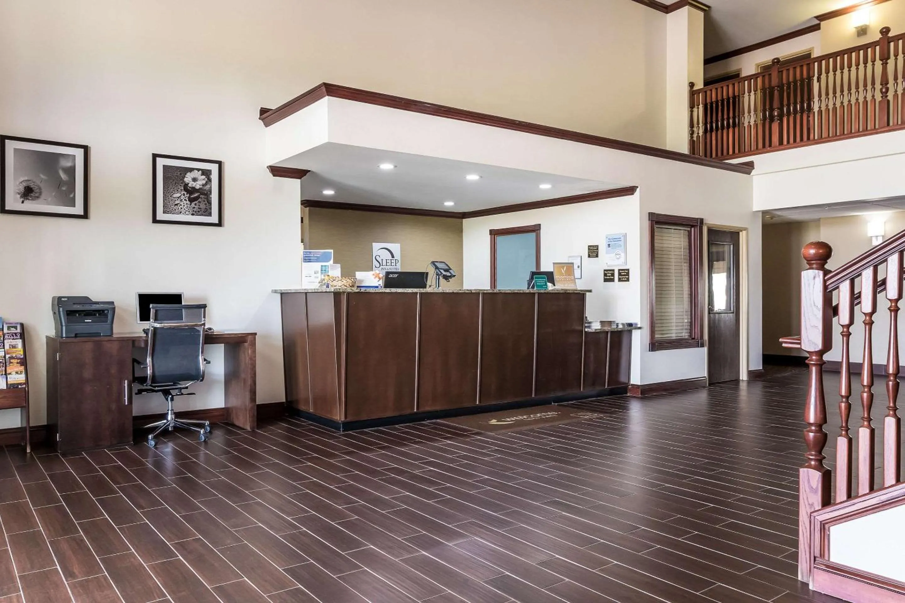 Lobby or reception in Sleep Inn & Suites North Liberty - Liberty City