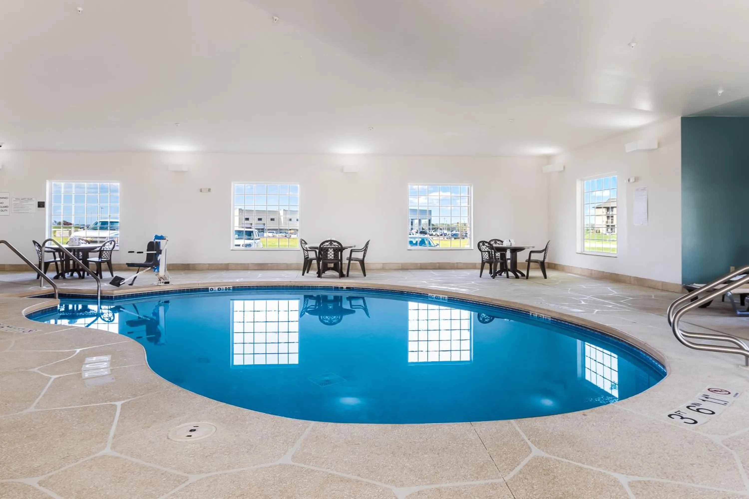 Swimming pool in Sleep Inn & Suites North Liberty - Liberty City