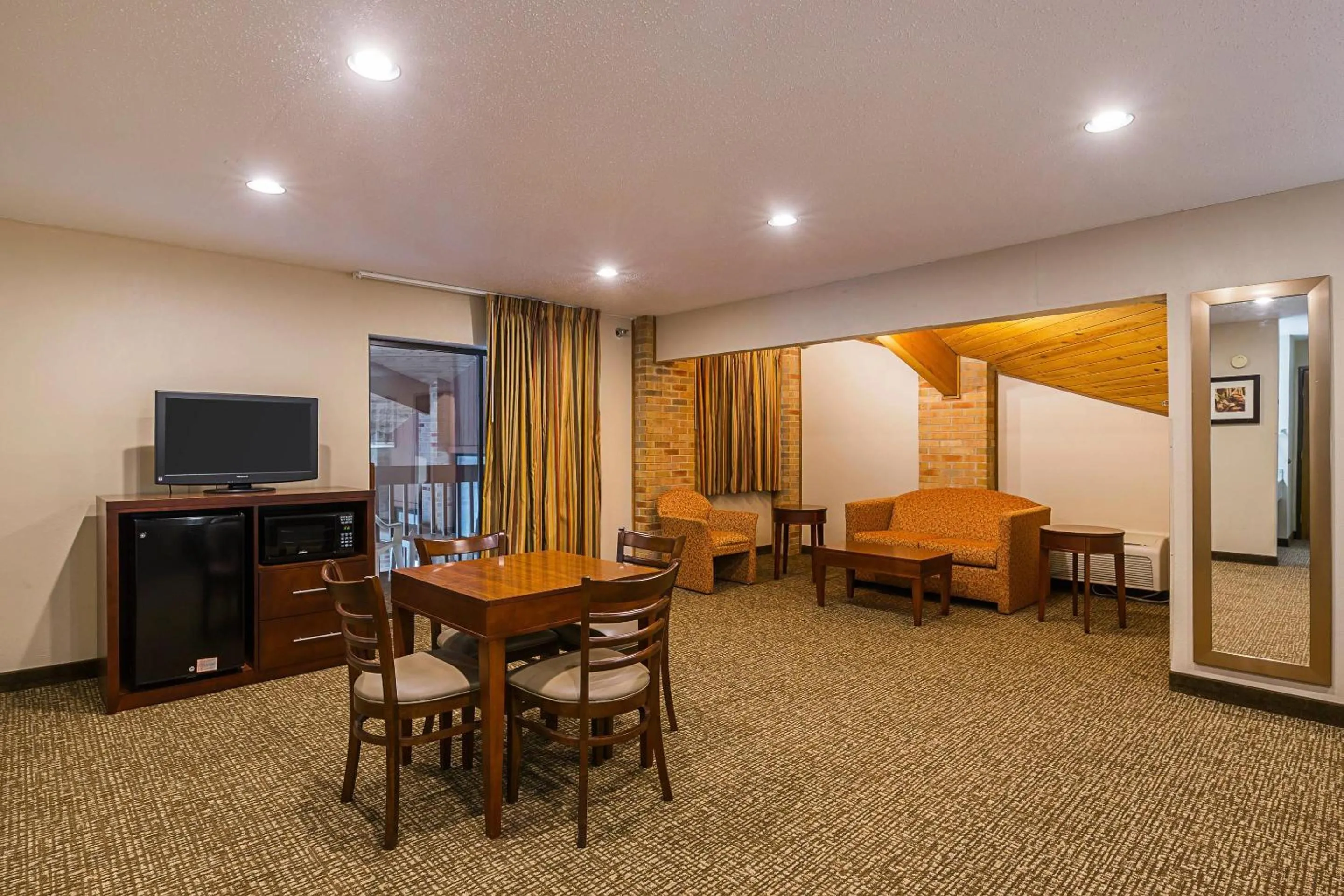 Bedroom in Quality Inn Waverly